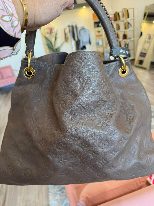 Louis Vuitton Artsy MM
