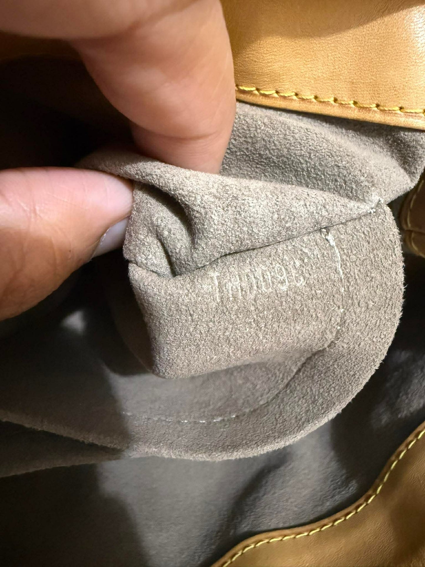 Louis Vuitton Audra in Noir