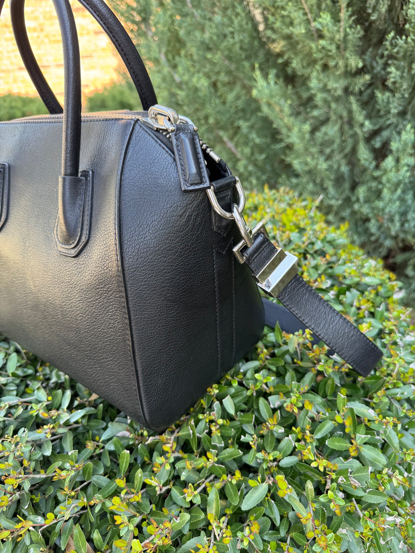 Antigona Small Top Handle Top Grained Leather