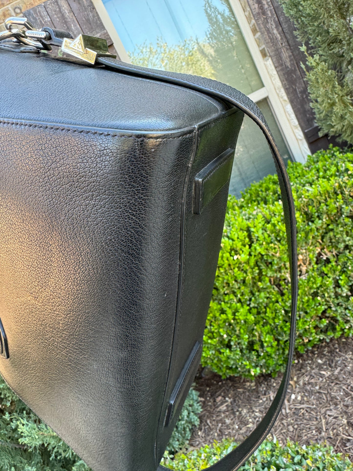 Antigona Small Top Handle Top Grained Leather