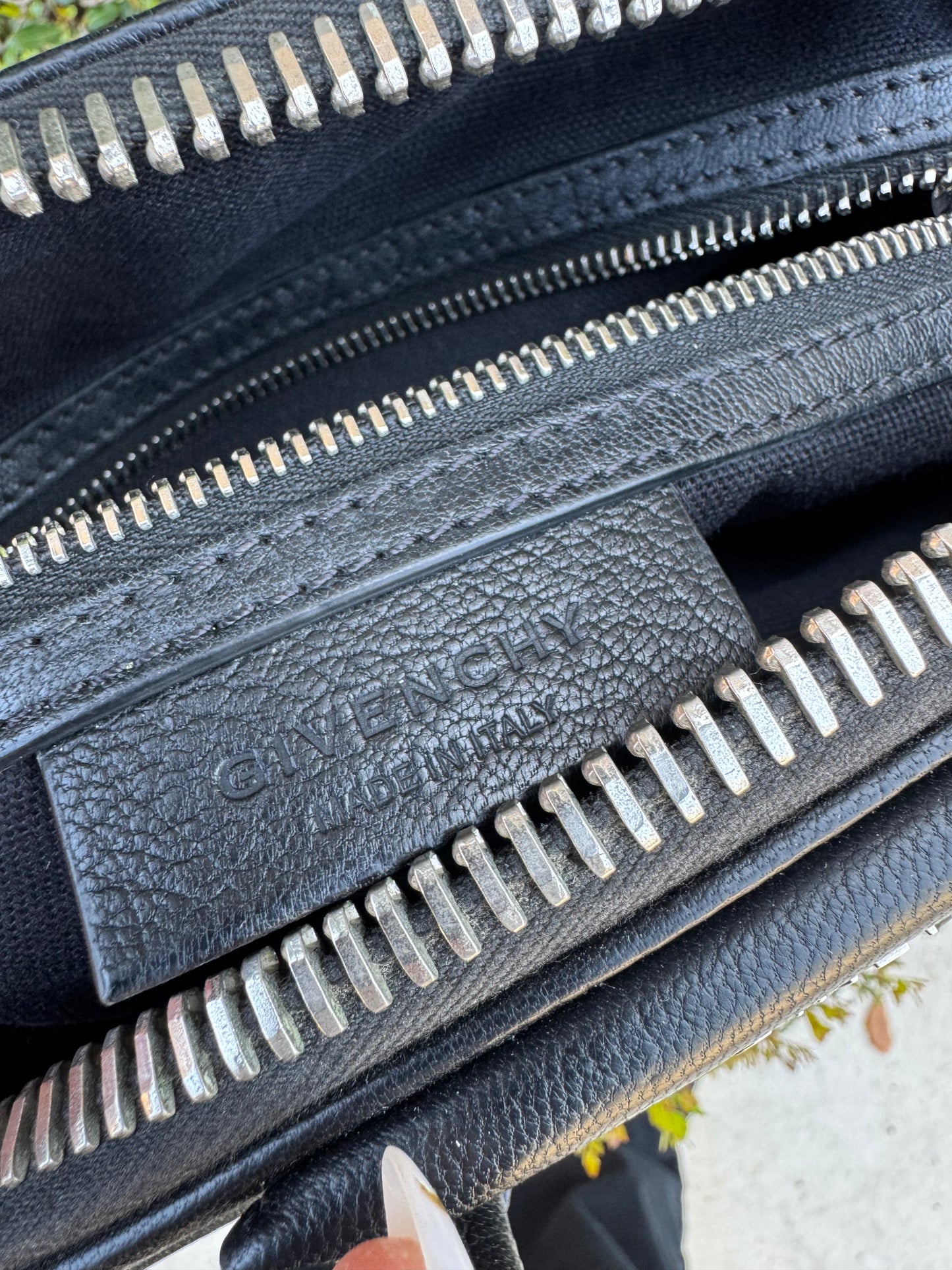 Antigona Small Top Handle Top Grained Leather