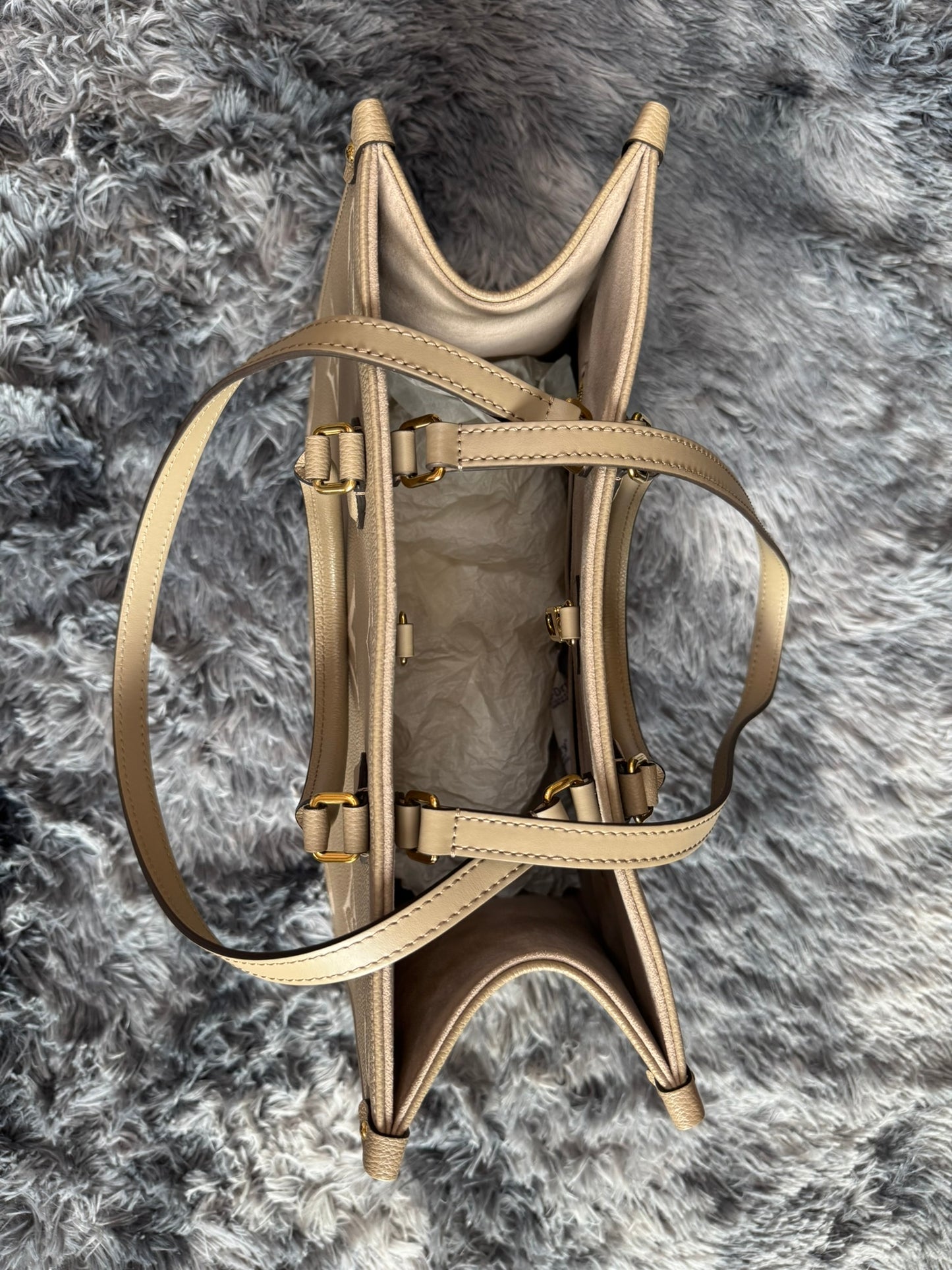 Louis Vuitton OnTheGo MM in Bicolor Monogram Empreinte Leather (Tourterelle/Cream)