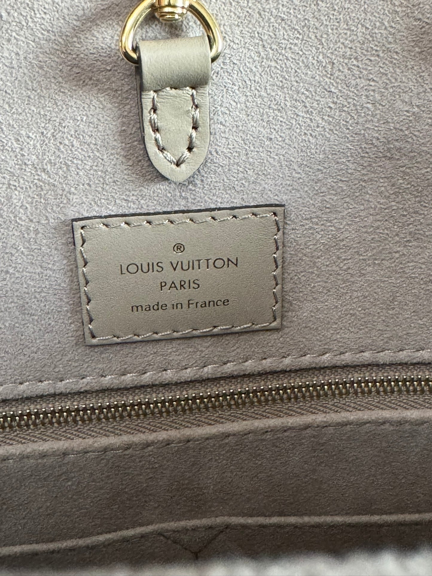 Louis Vuitton OnTheGo MM in Bicolor Monogram Empreinte Leather (Tourterelle/Cream)