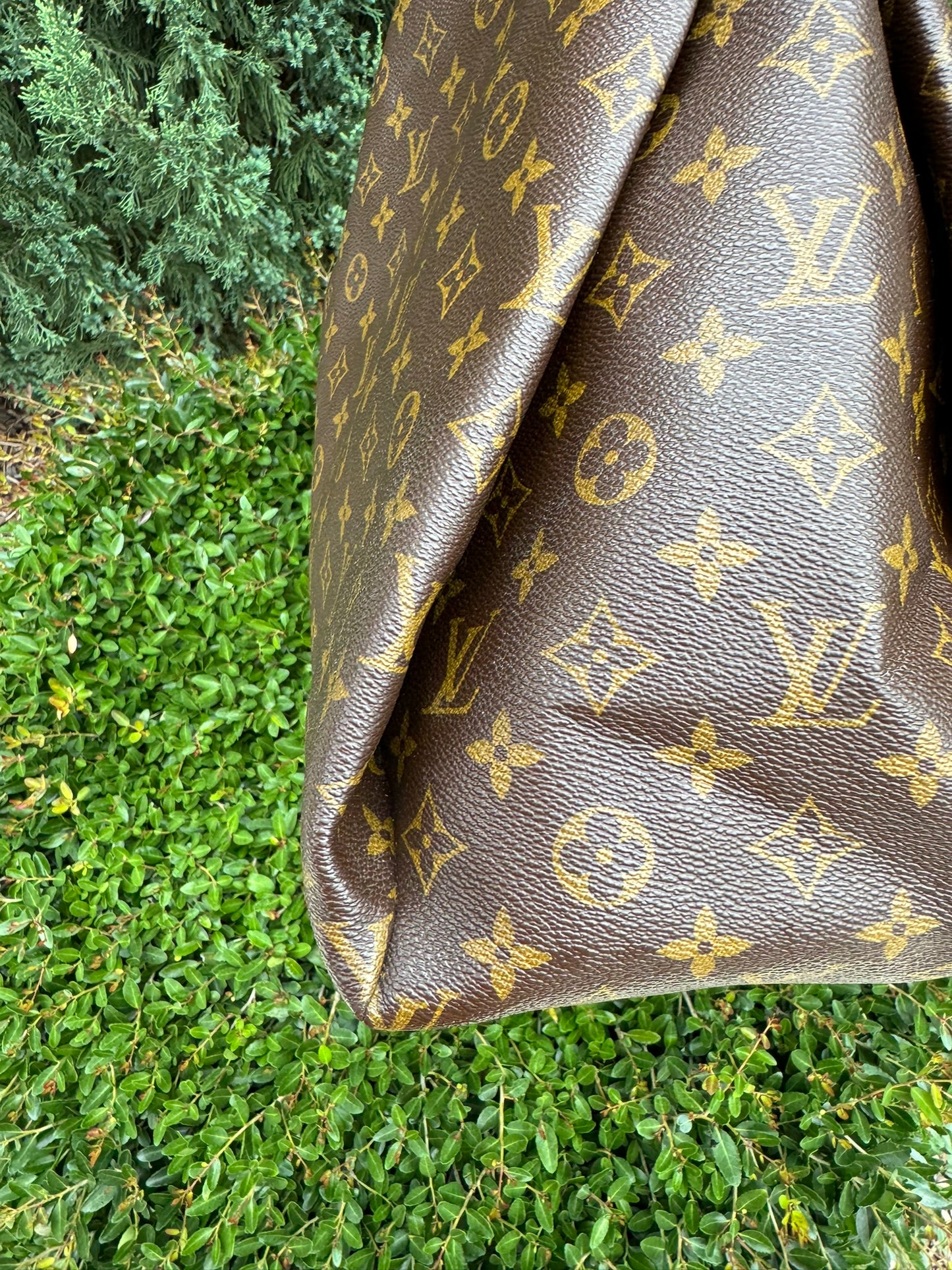 Louis Vuitton Artsy GM