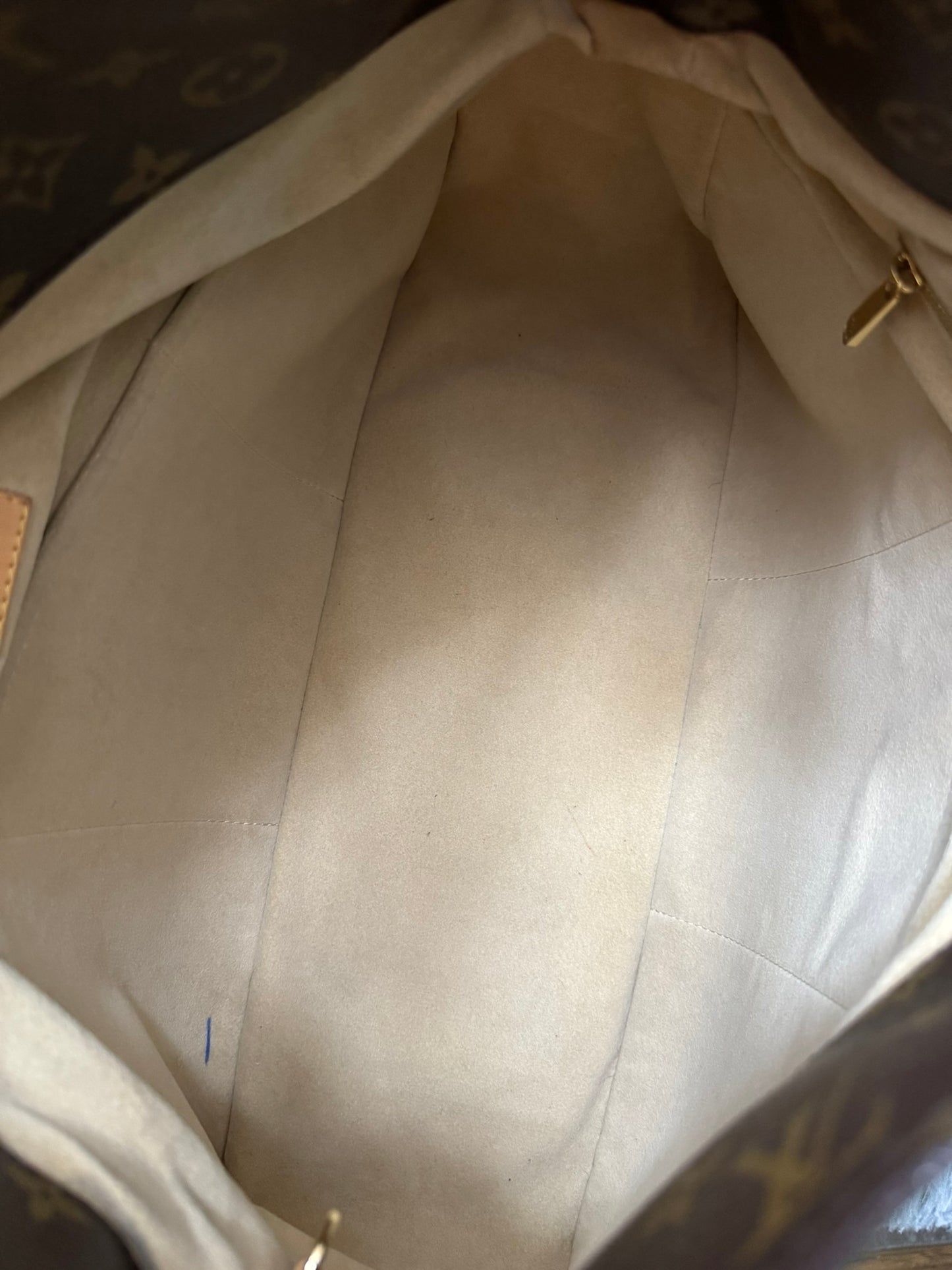 Louis Vuitton Artsy MM