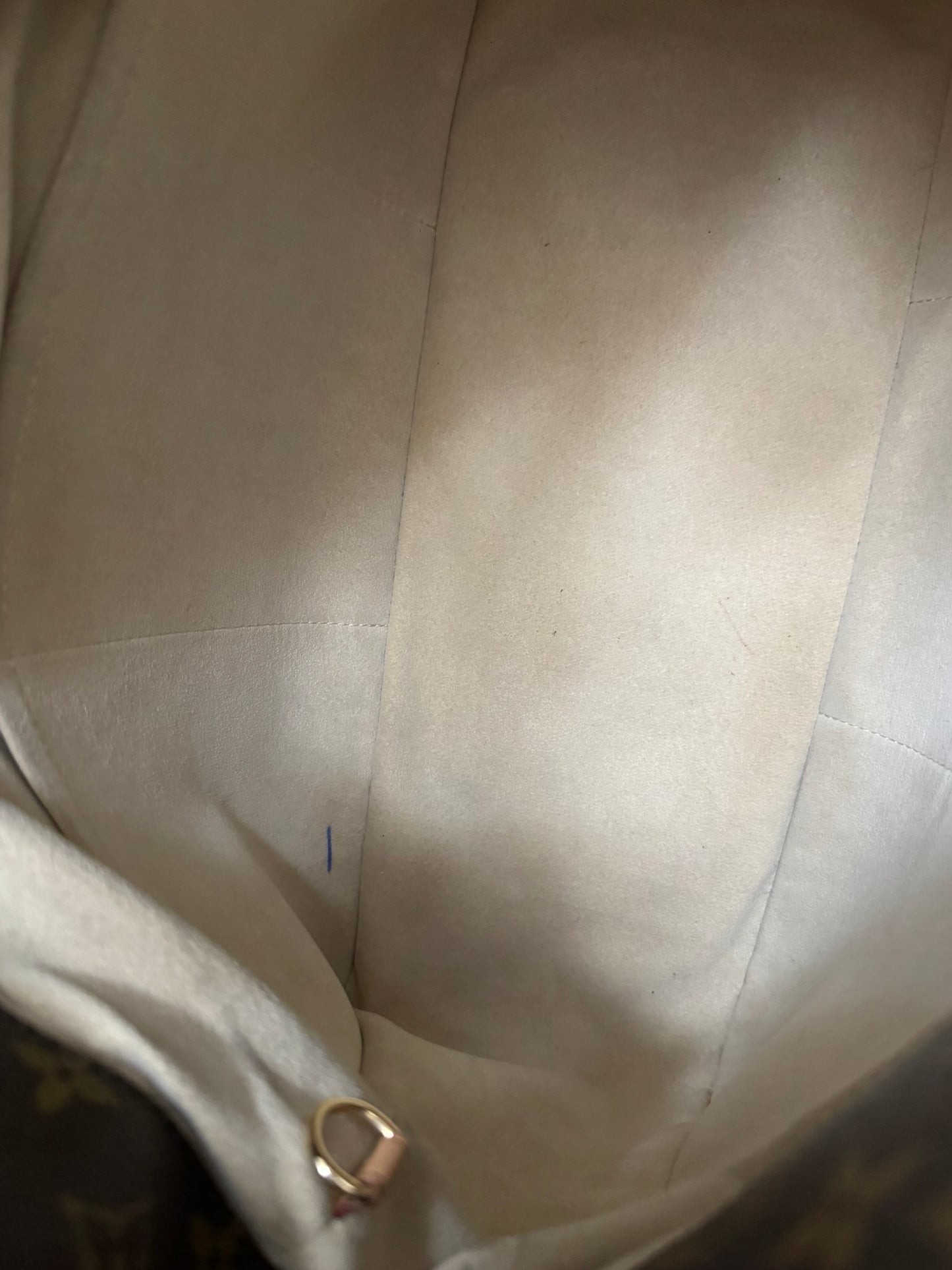 Louis Vuitton Artsy MM