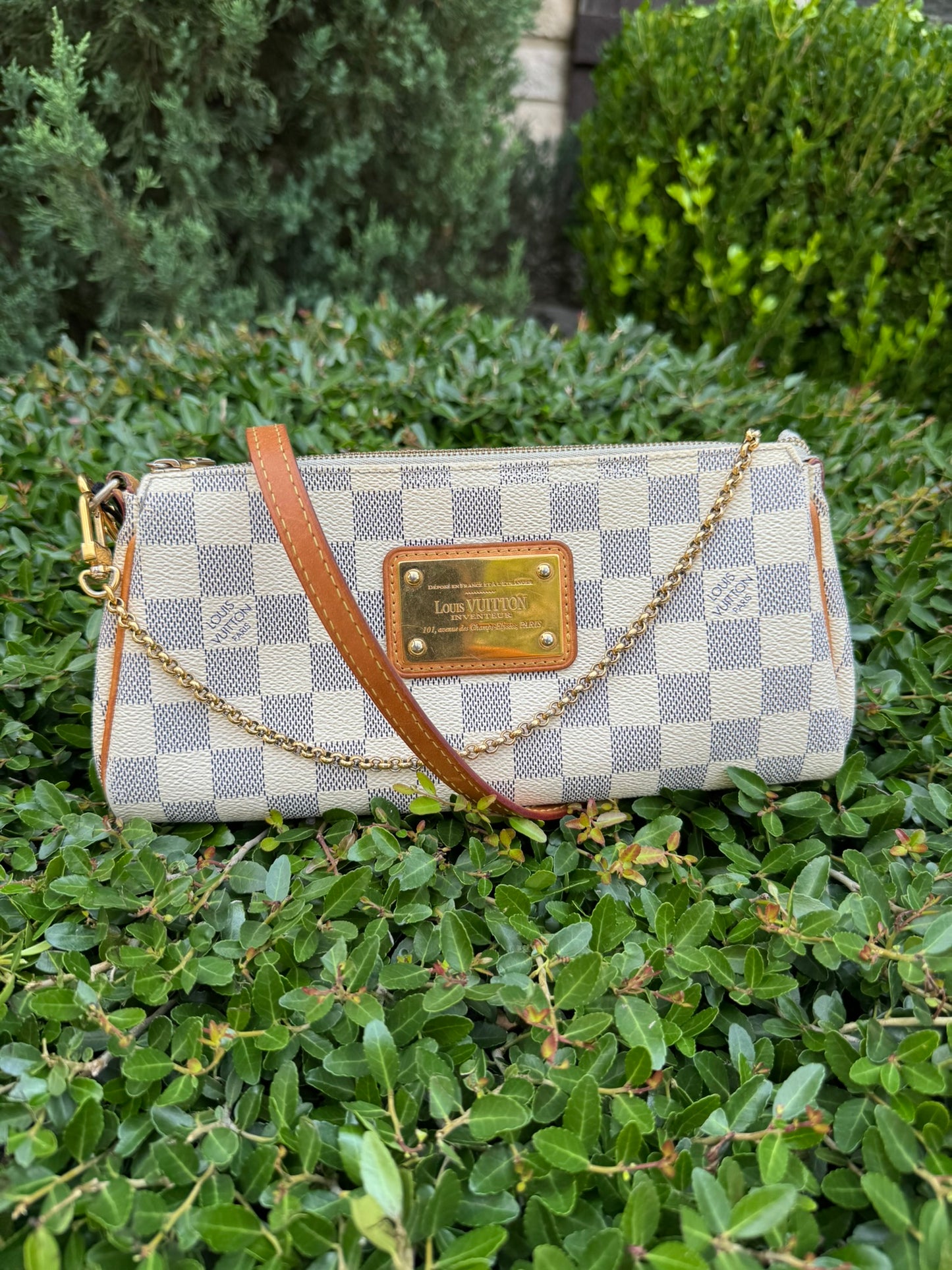 Louis Vuitton Eva Clutch in Damier Azur Canvas