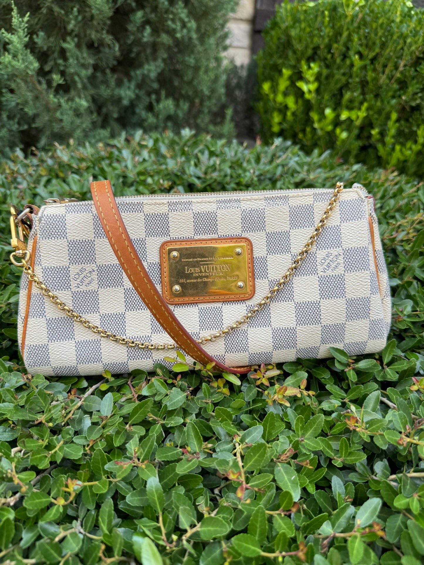 Louis Vuitton Eva Clutch in Damier Azur Canvas