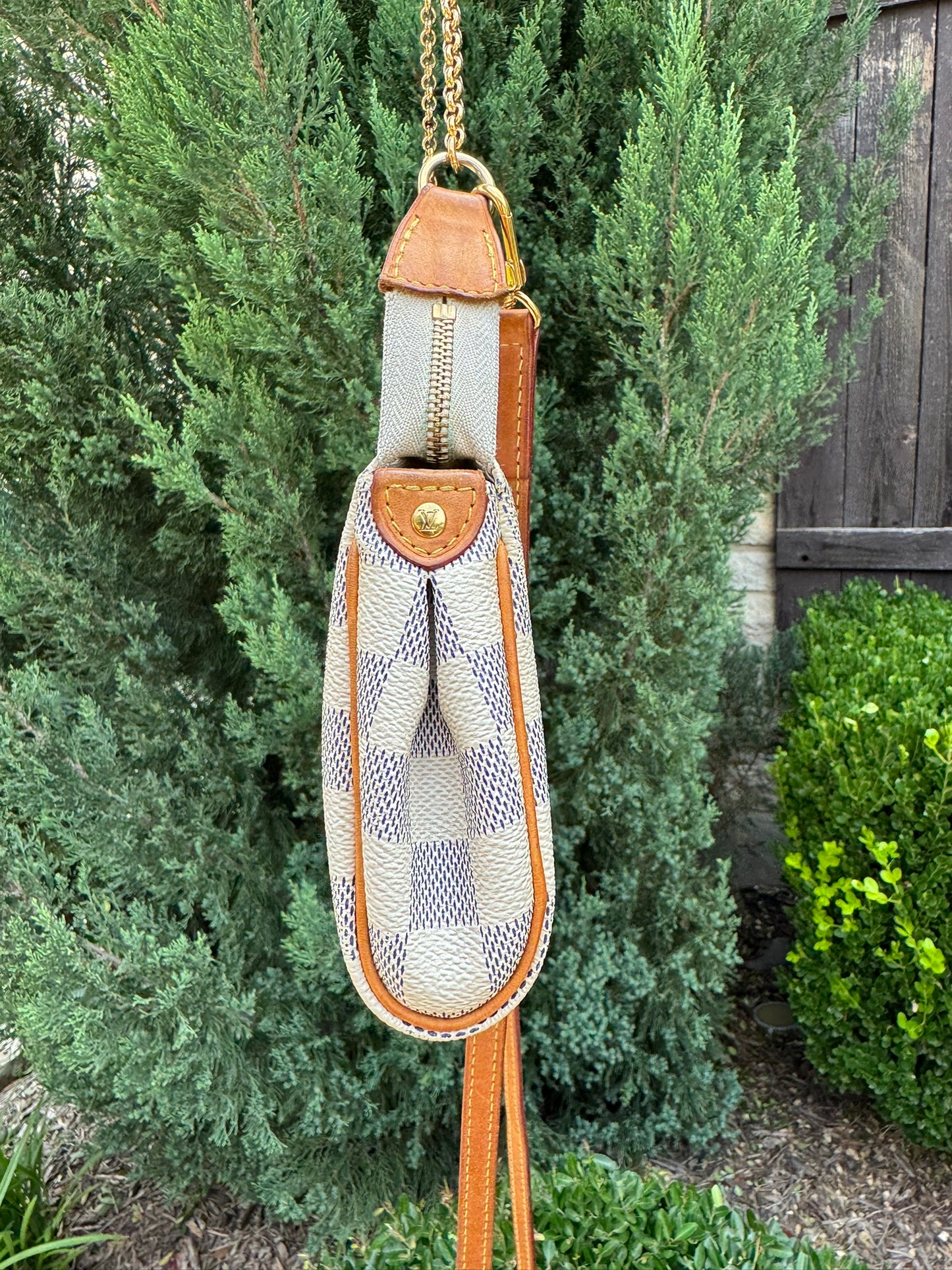 Louis Vuitton Eva Clutch in Damier Azur Canvas