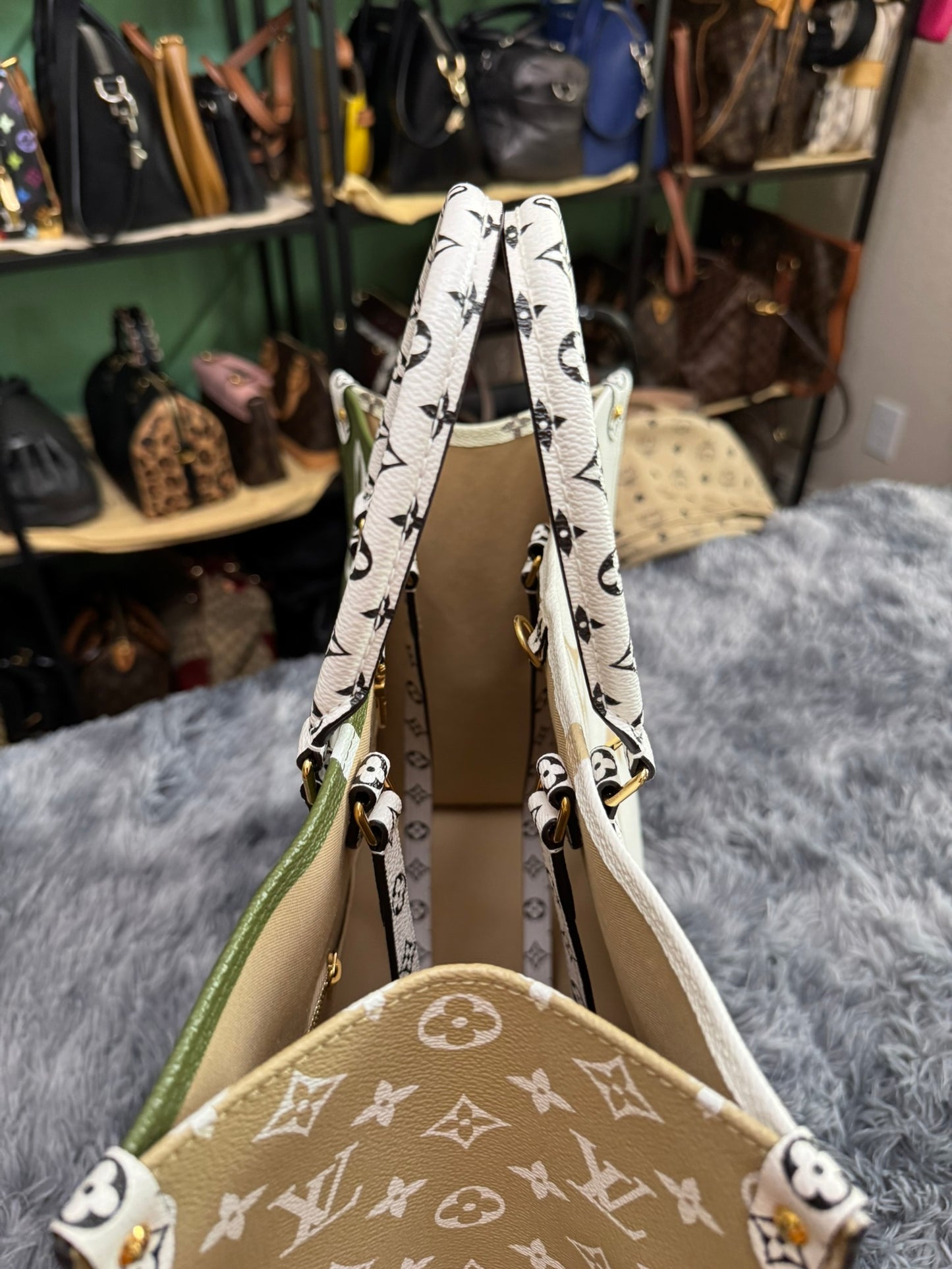 Louis Vuitton OnTheGo GM in Khaki Monogram Giant Canvas