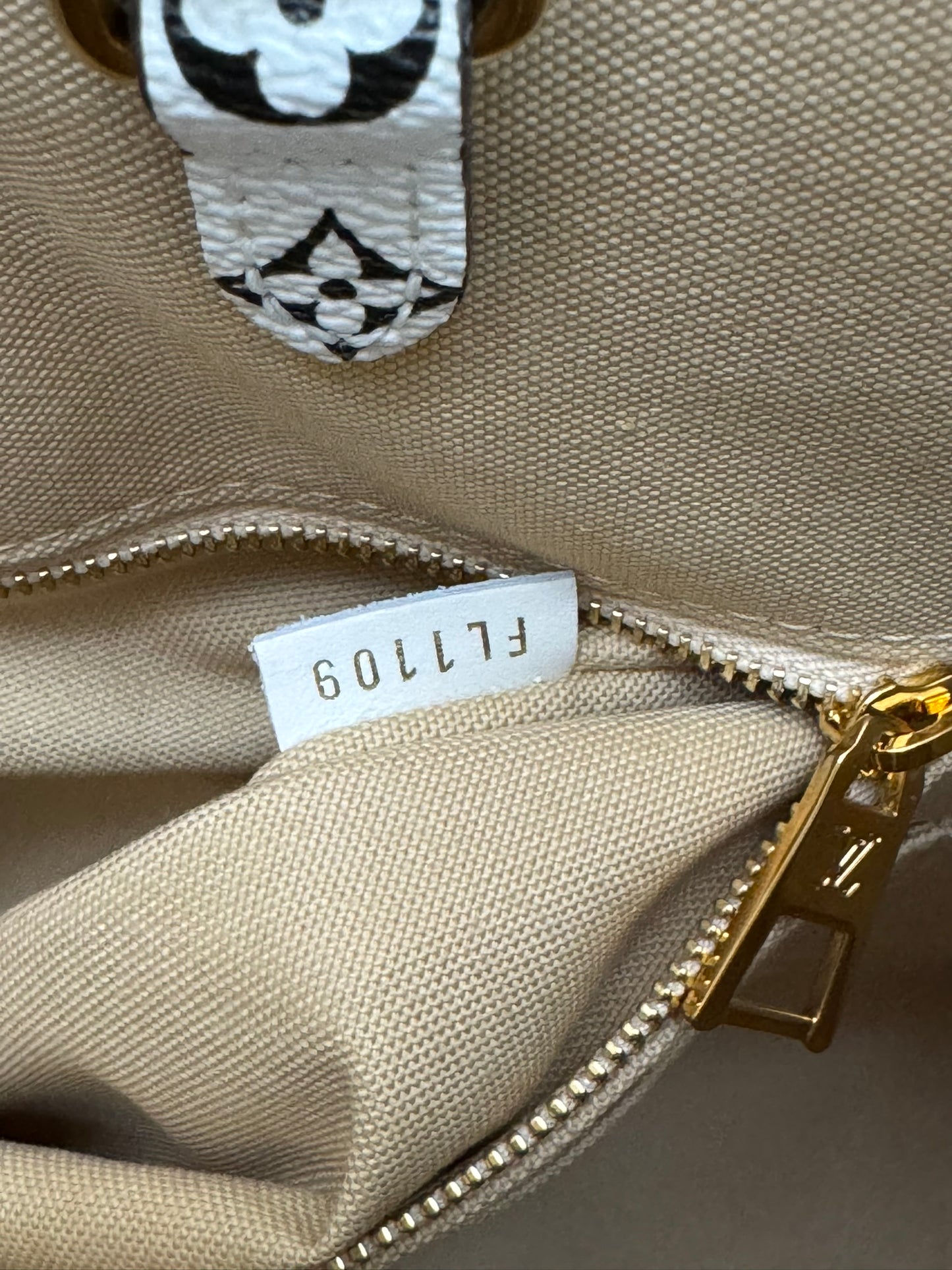 Louis Vuitton OnTheGo GM in Khaki Monogram Giant Canvas