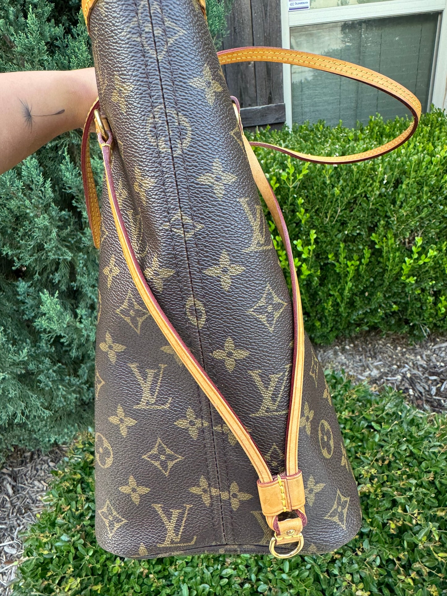 Louis Vuitton Neverfull MM in Monogram Canvas with Wristlet