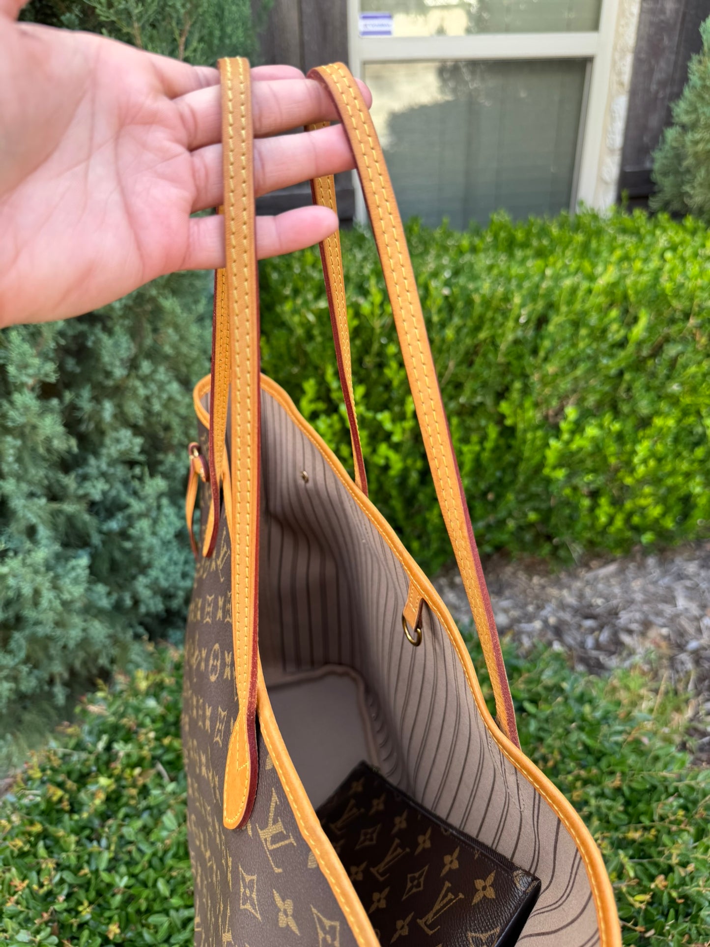 Louis Vuitton Neverfull MM in Monogram Canvas with Wristlet