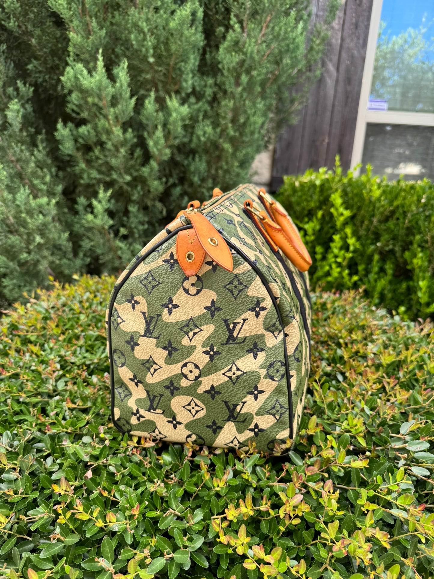 Louis Vuitton Speedy 35 in Monogramouflage Limited Edition