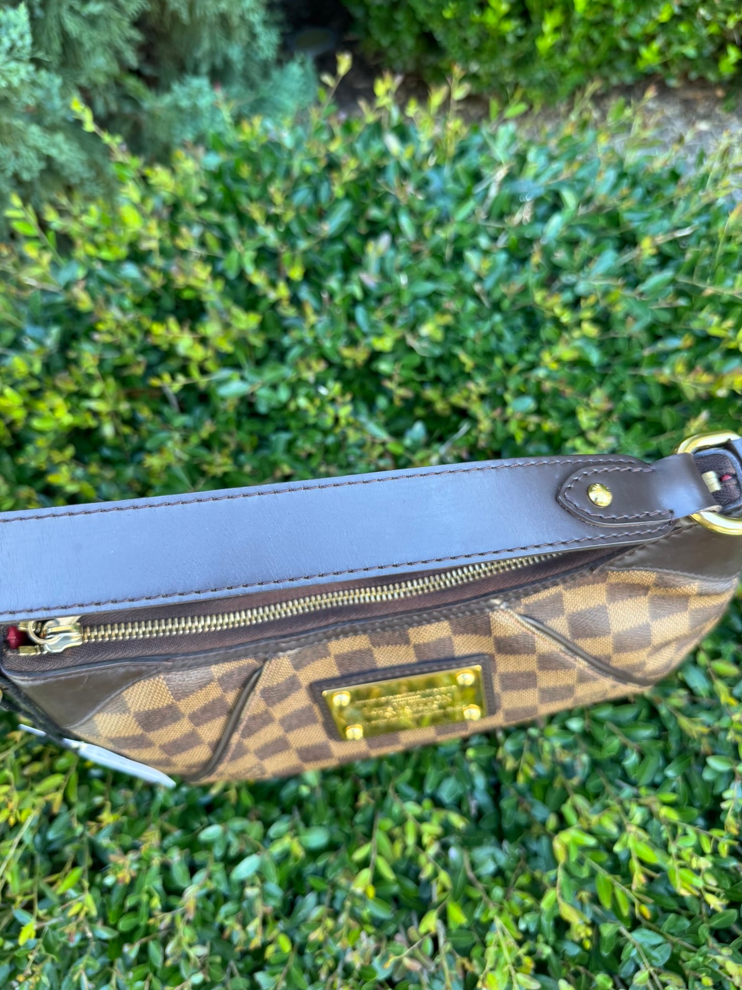 Louis Vuitton Thames PM in Damier Ebene Canvas