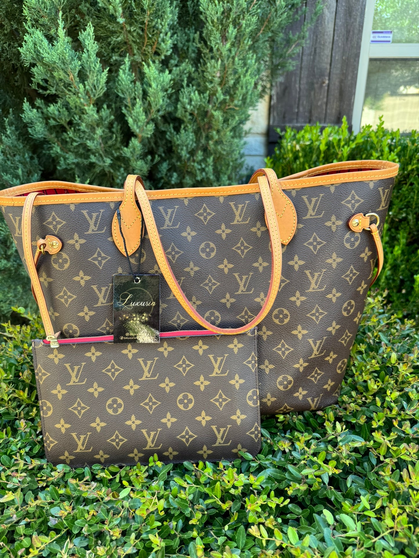 Louis Vuitton Neverfull MM in Monogram Canvas with Cerise Interior