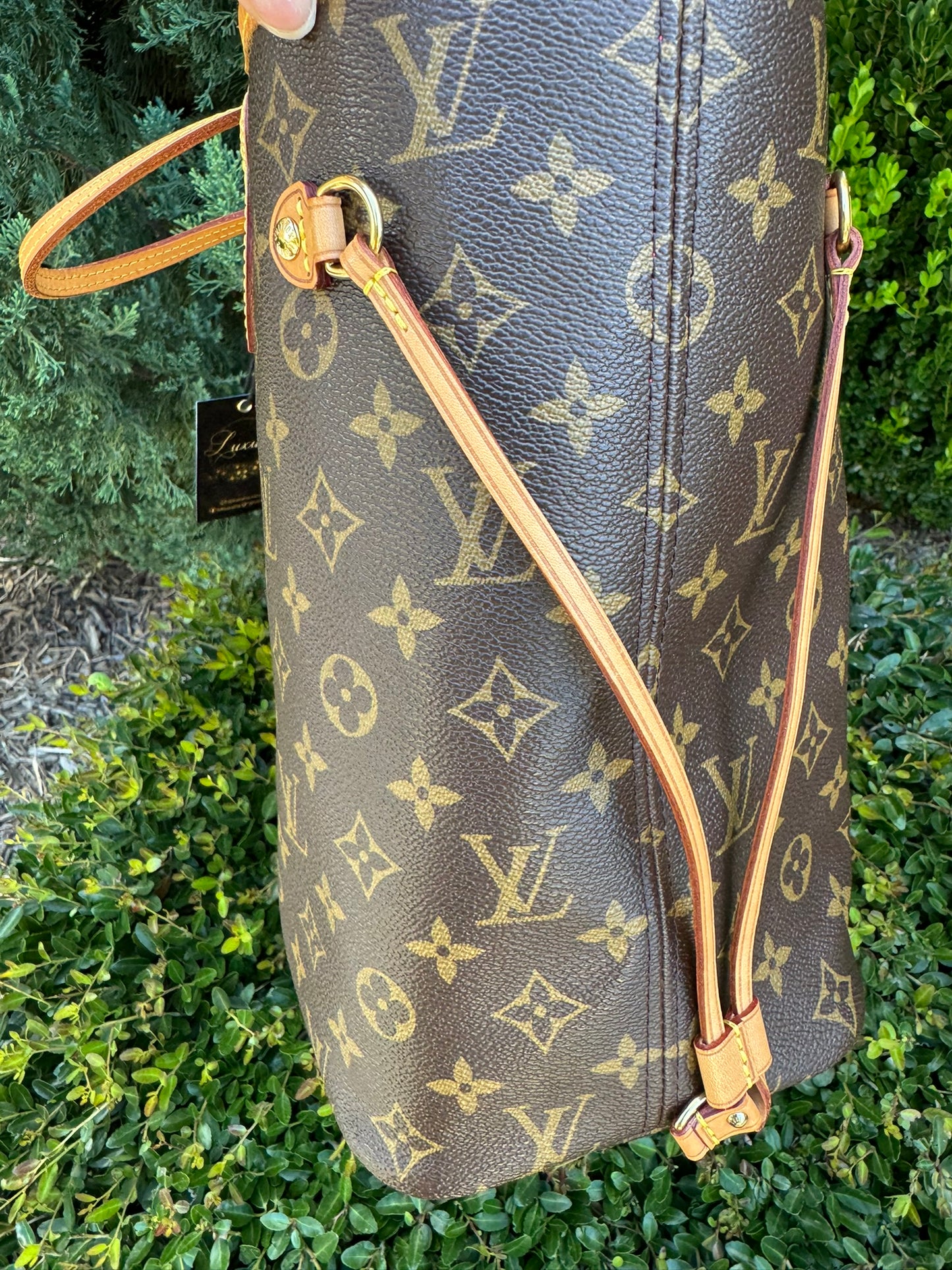 Louis Vuitton Neverfull MM in Monogram Canvas with Cerise Interior