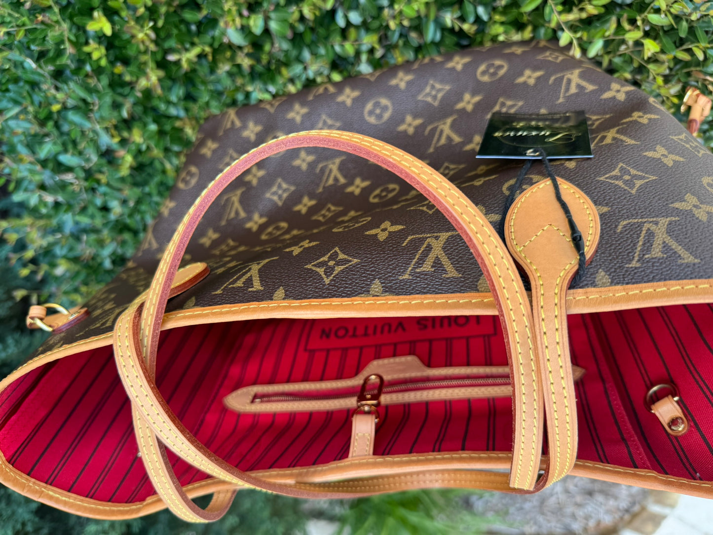 Louis Vuitton Neverfull MM in Monogram Canvas with Cerise Interior