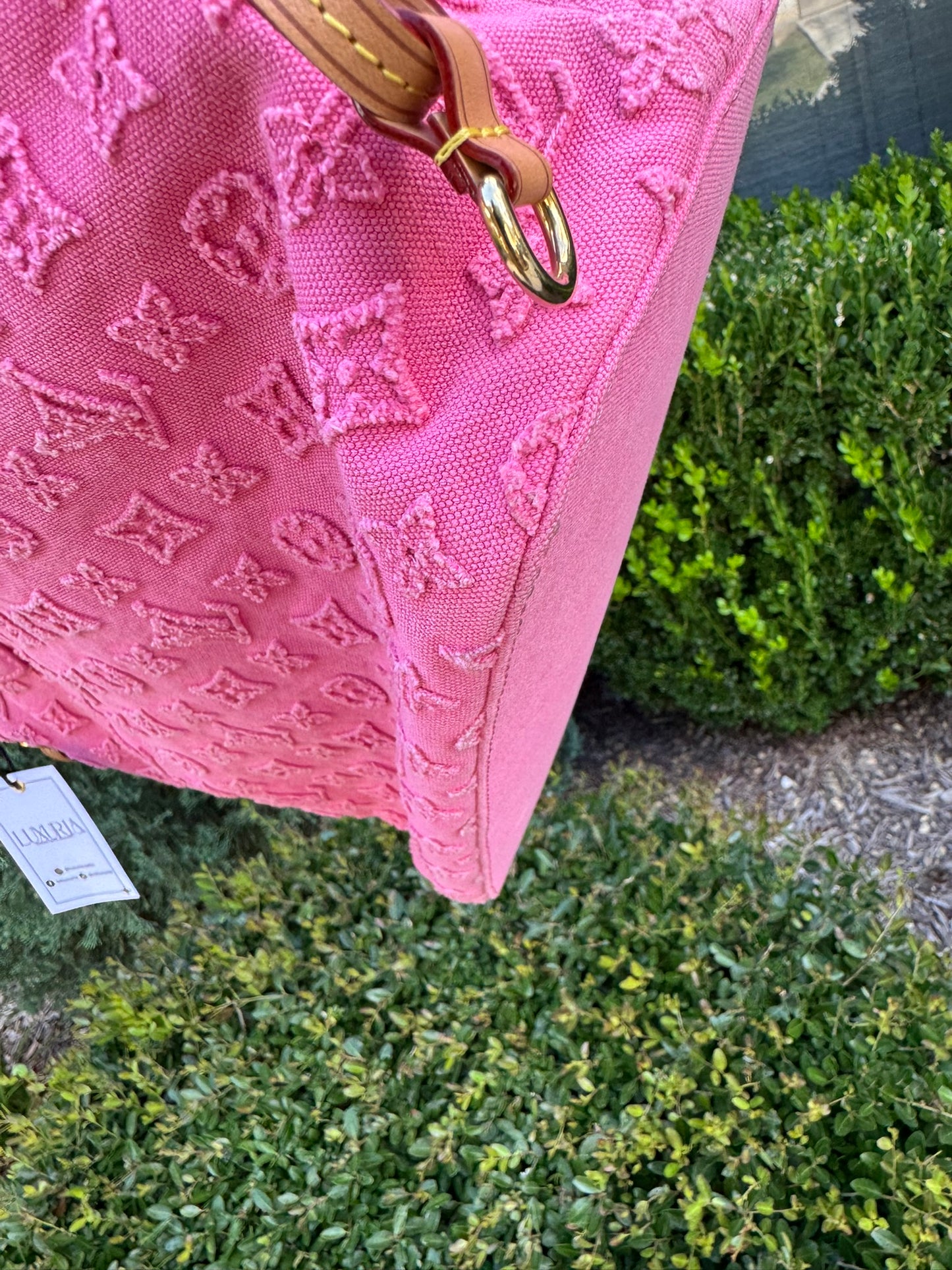 Louis Vuitton Neverfull MM in Pink Monogram Stone Washed Denim