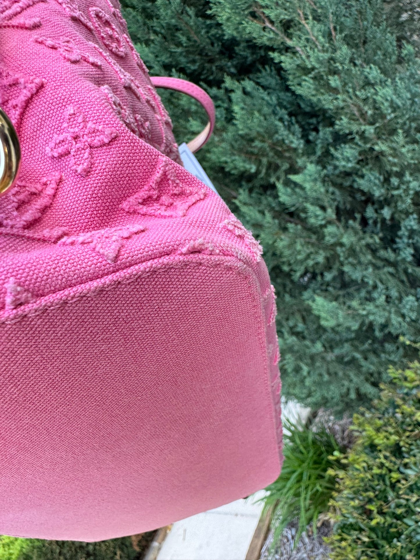 Louis Vuitton Neverfull MM in Pink Monogram Stone Washed Denim