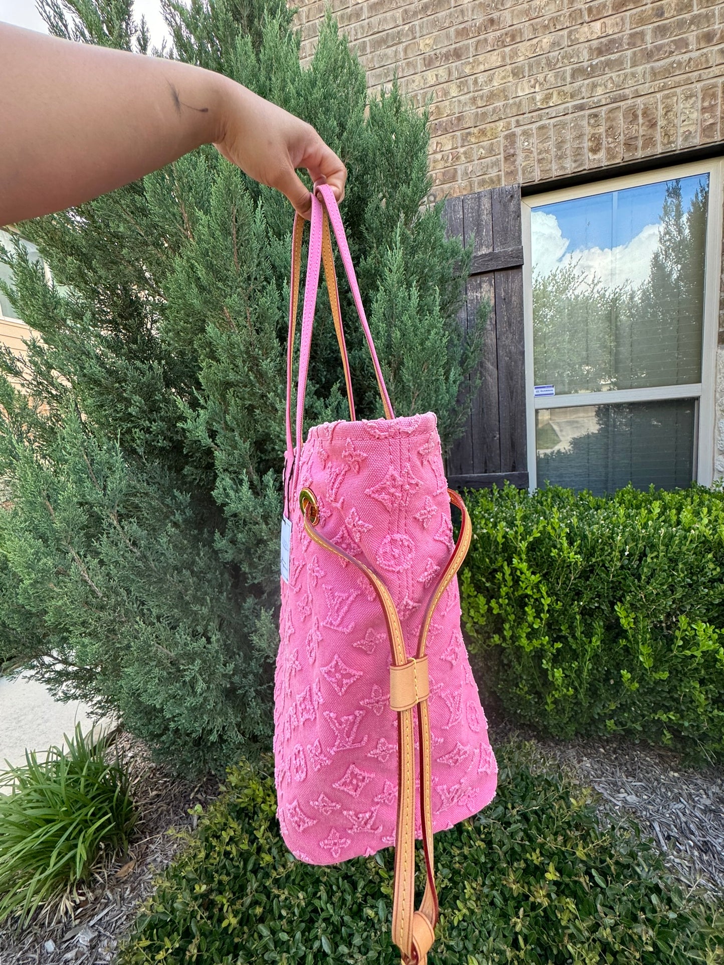 Louis Vuitton Neverfull MM in Pink Monogram Stone Washed Denim