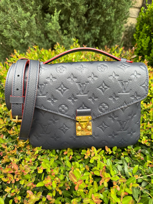 Louis Vuitton Pochette Métis in Marine Rouge Empreinte Leather
