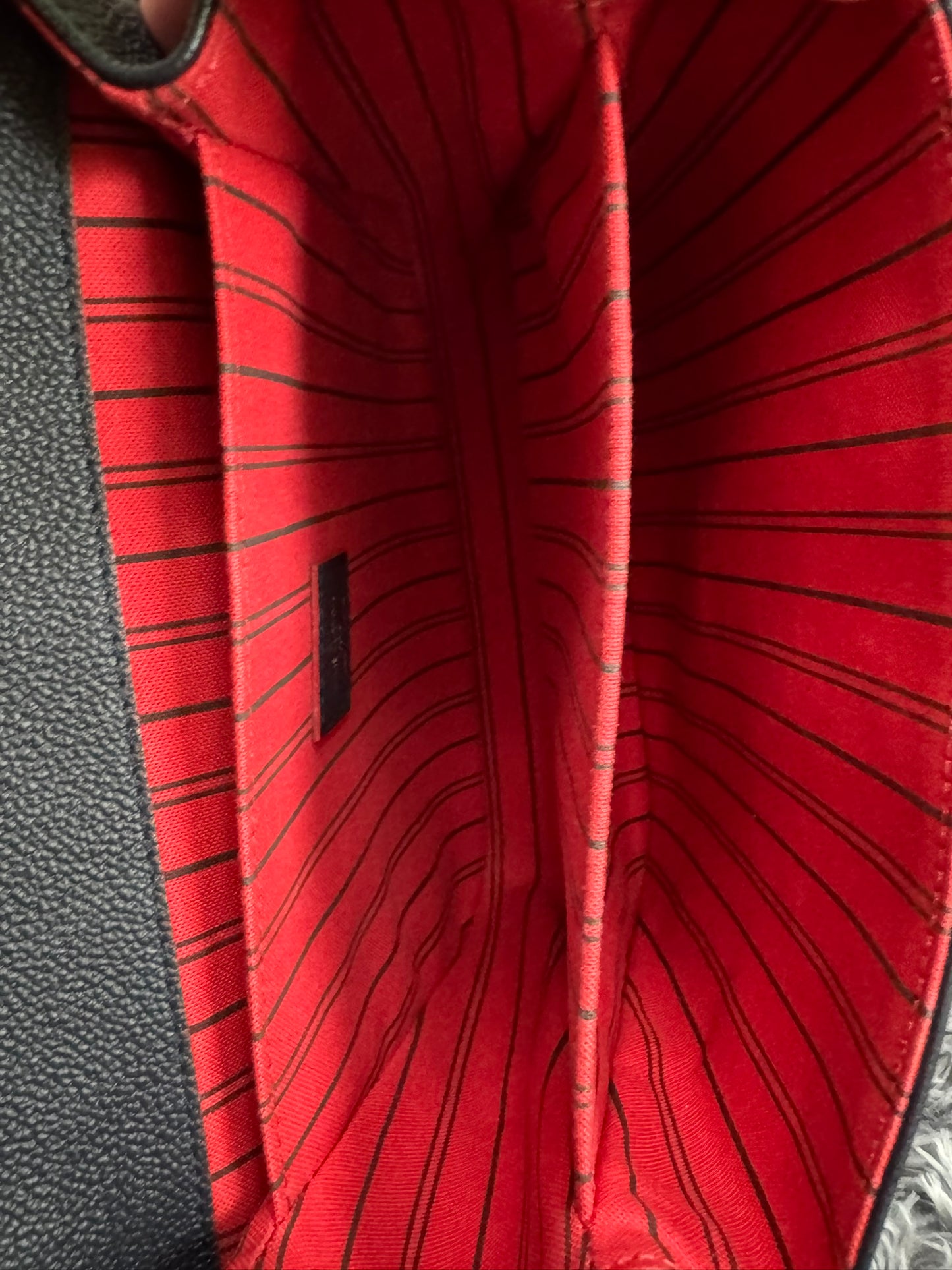 Louis Vuitton Pochette Métis in Marine Rouge Empreinte Leather