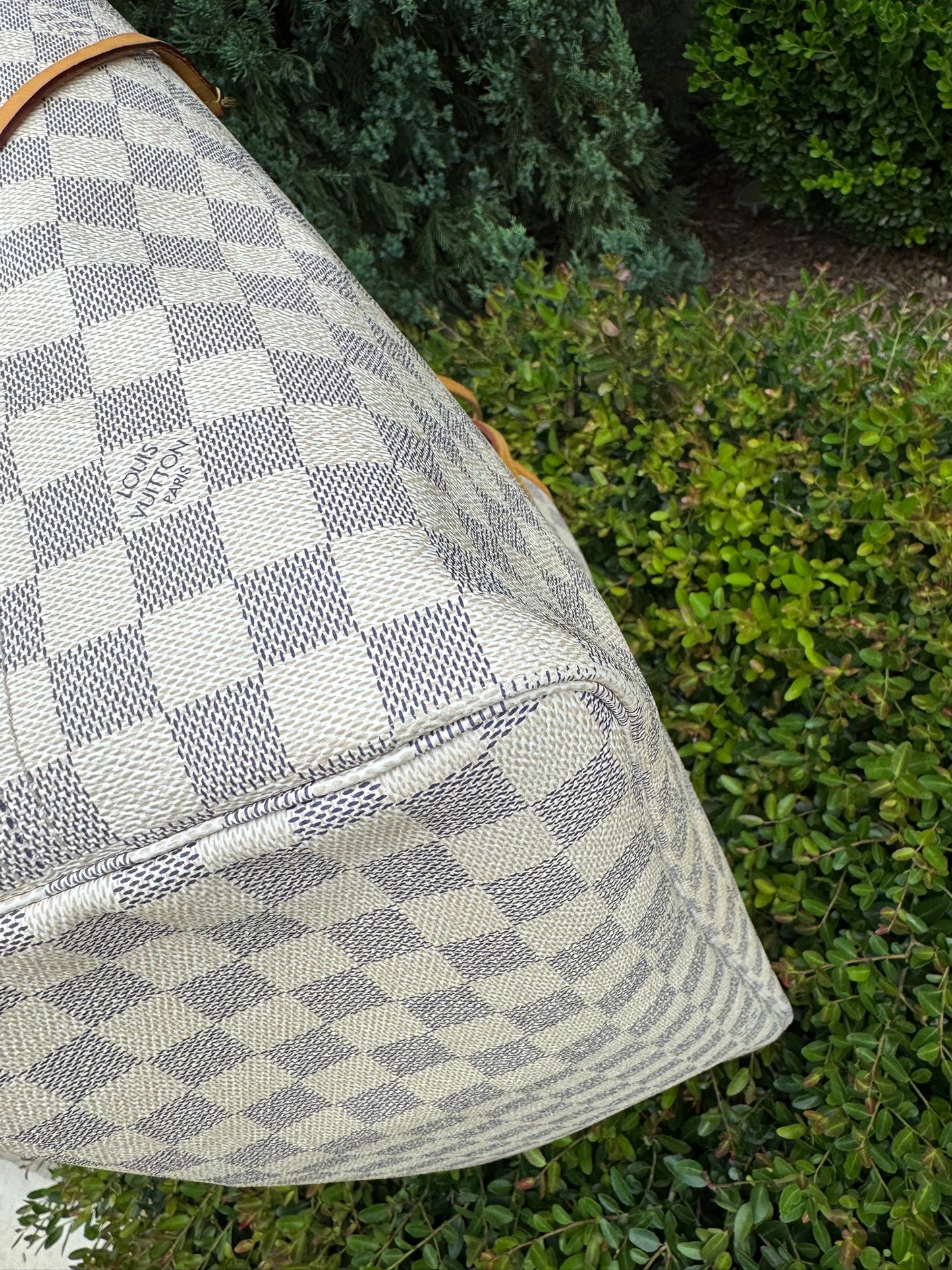 Louis Vuitton Neverfull GM in Damier Azur Canvas