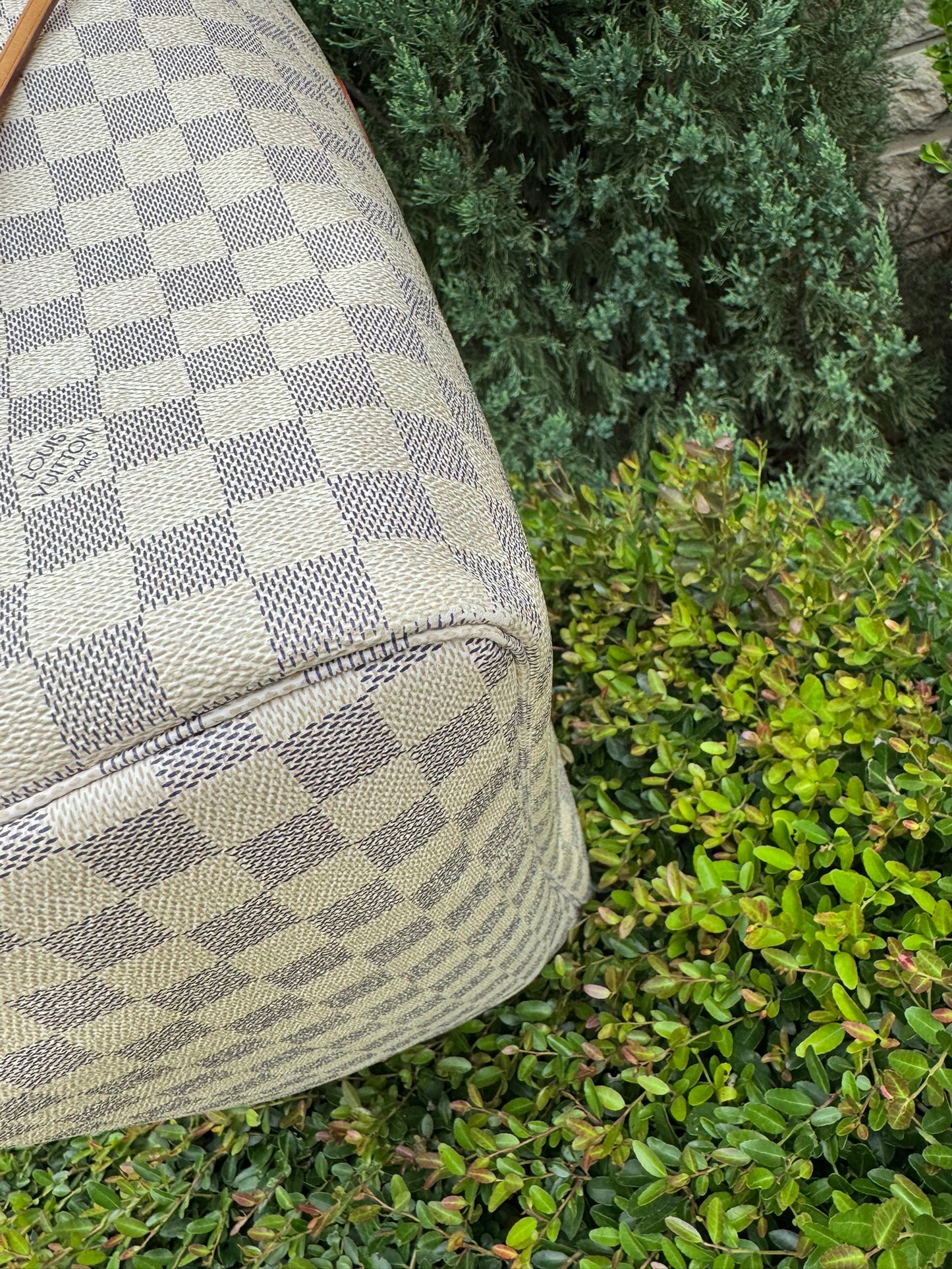 Louis Vuitton Neverfull GM in Damier Azur Canvas