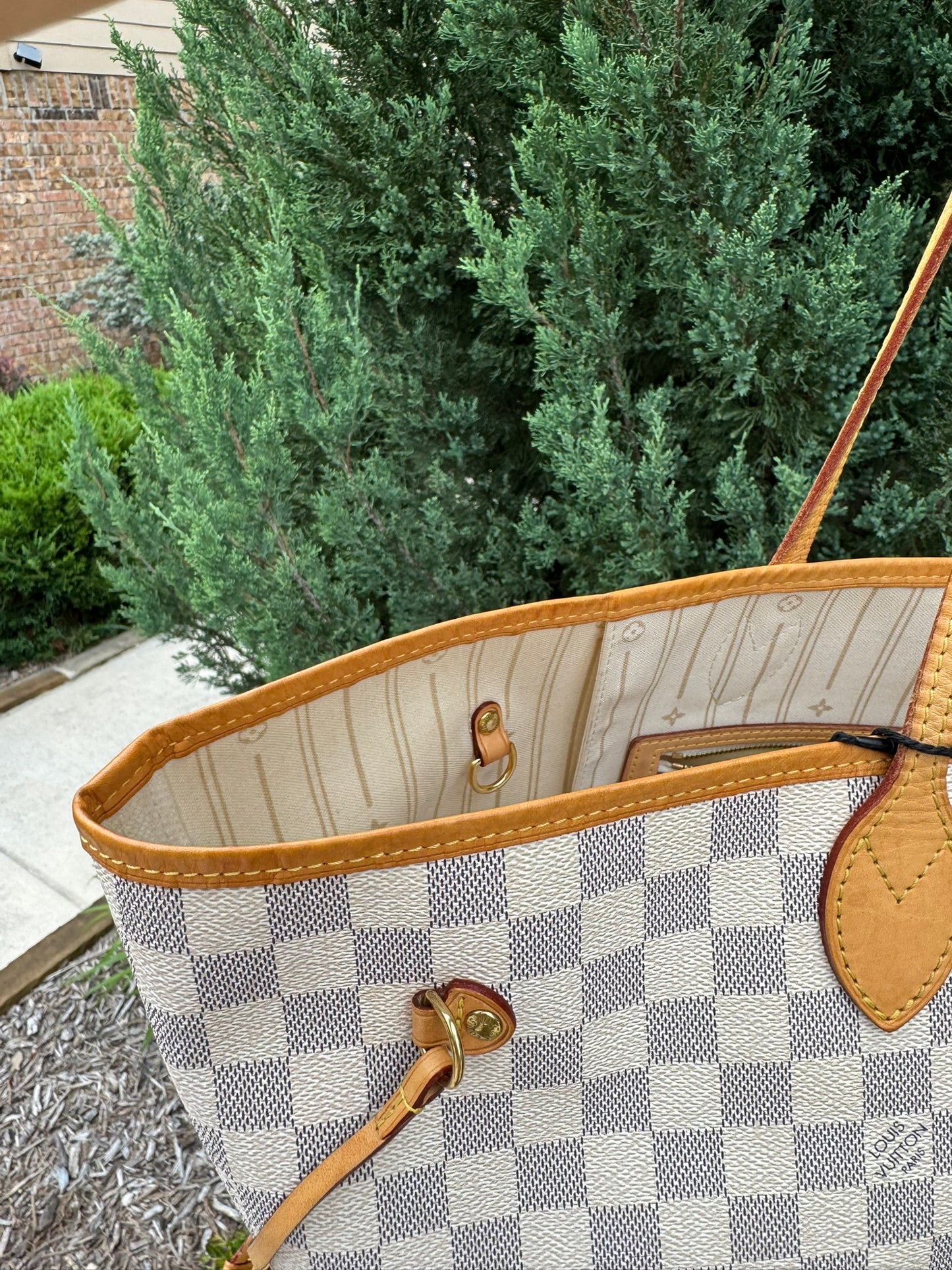 Louis Vuitton Neverfull GM in Damier Azur Canvas
