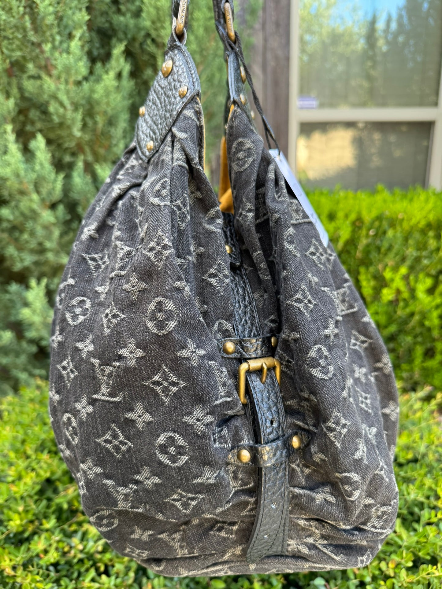 Louis Vuitton Mahina XL