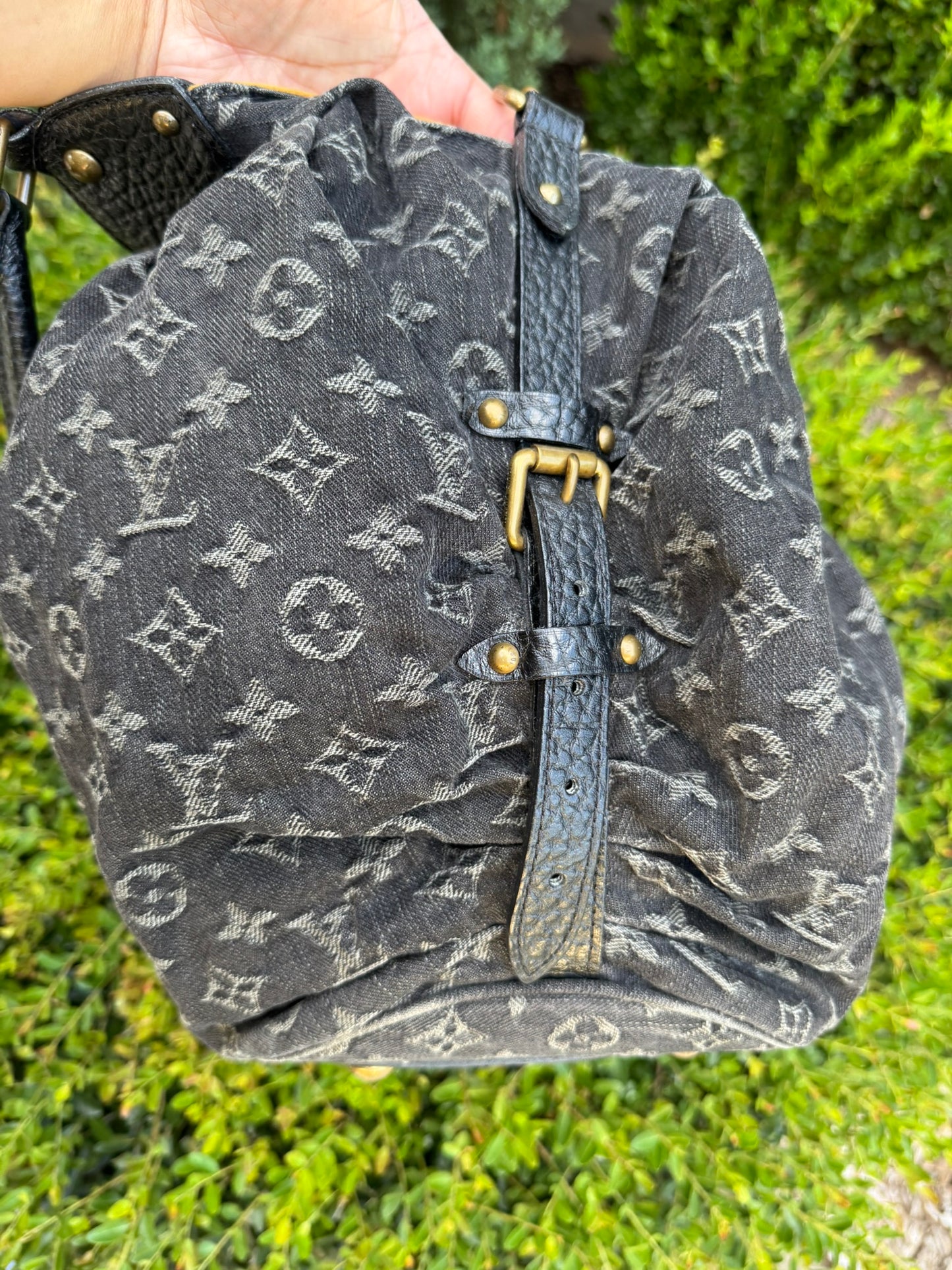 Louis Vuitton Mahina XL