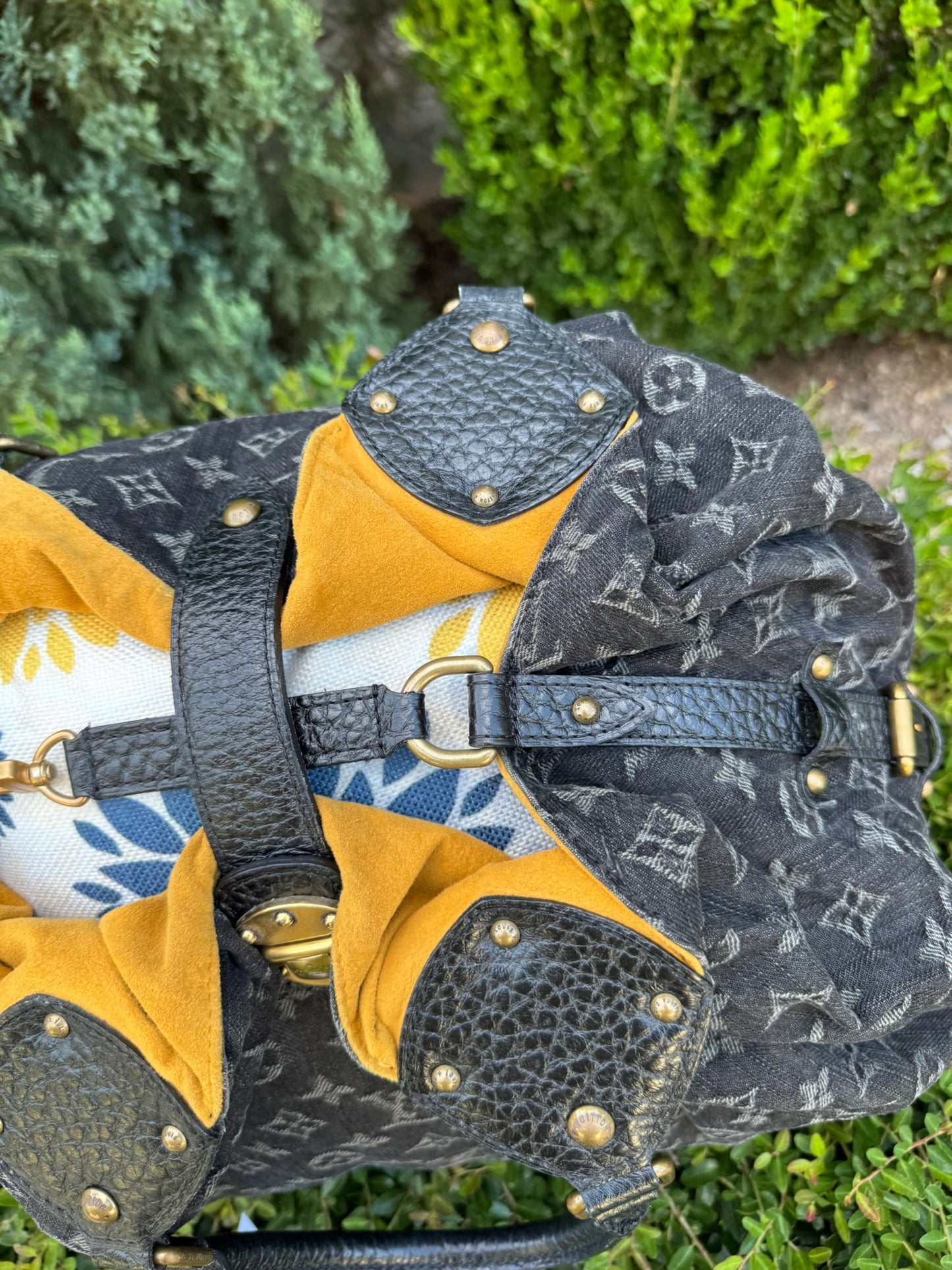 Louis Vuitton Mahina XL