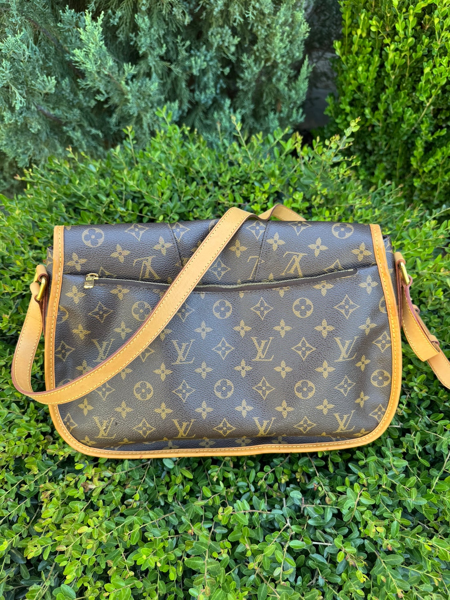 Louis Vuitton Menilmontant MM