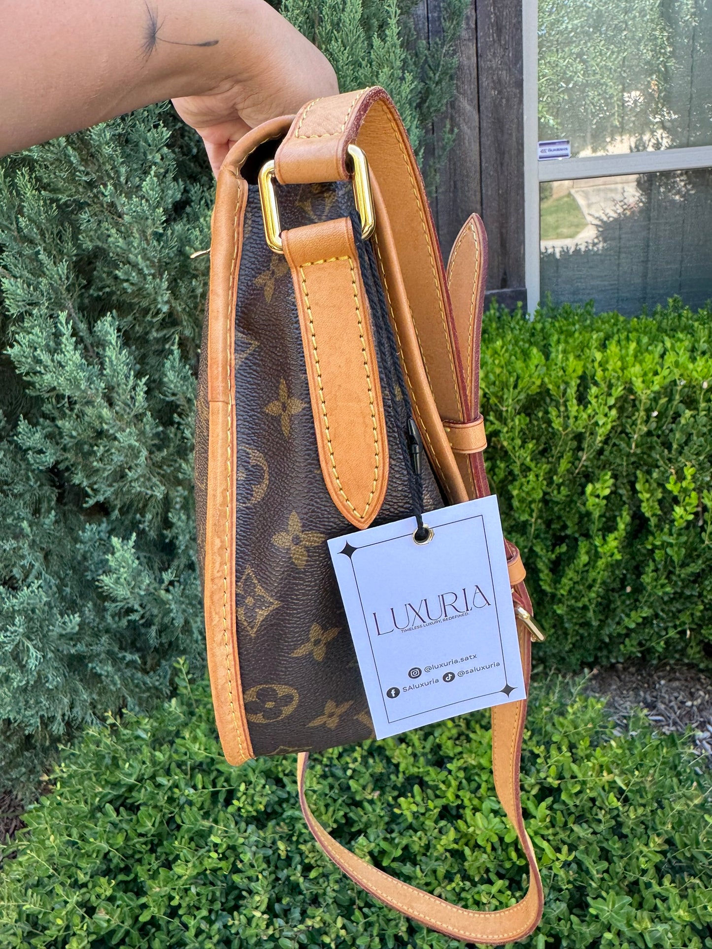 Louis Vuitton Menilmontant MM