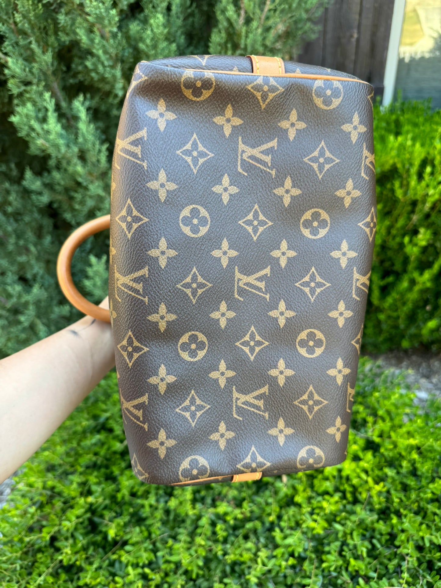 Louis Vuitton Speedy Bandoulière 25 in Monogram Canvas