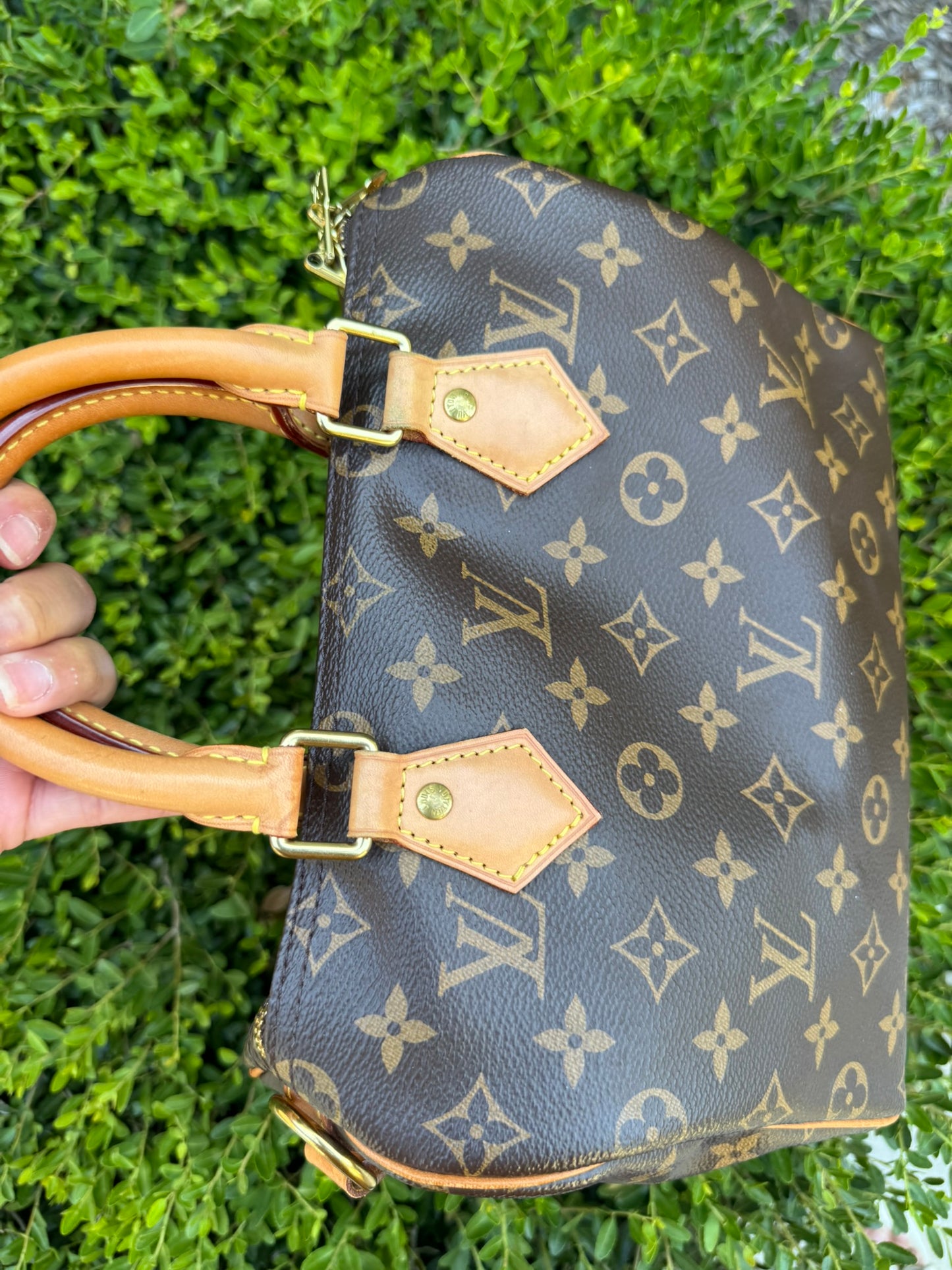 Louis Vuitton Speedy Bandoulière 25 in Monogram Canvas