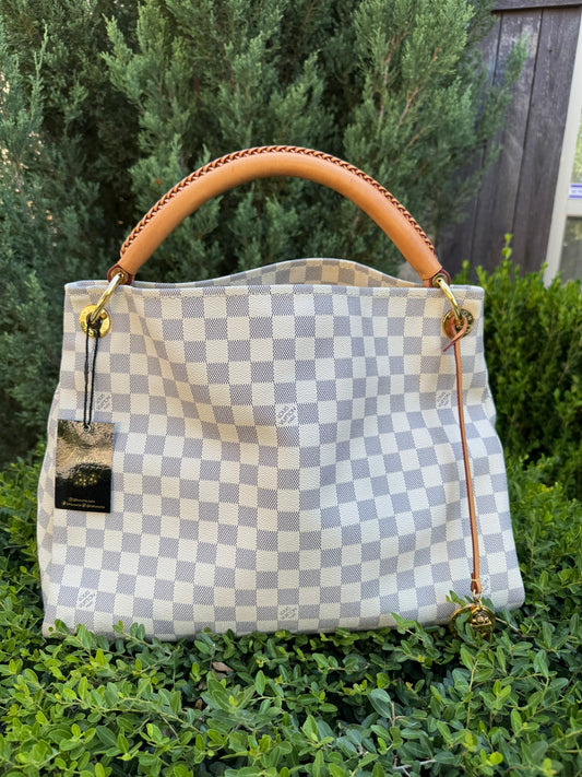Louis Vuitton Artsy MM in Damier Azur Canvas