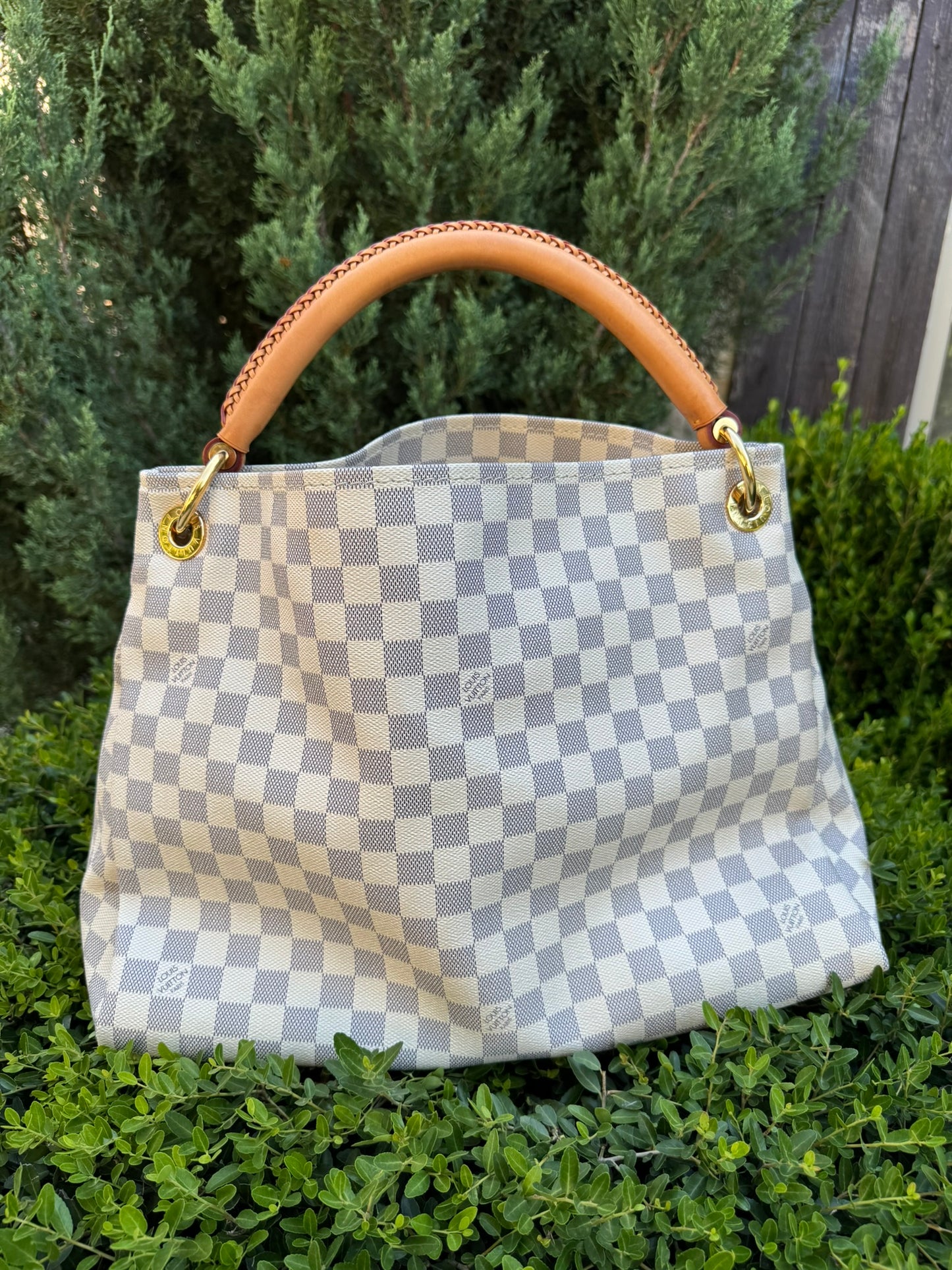 Louis Vuitton Artsy MM in Damier Azur Canvas