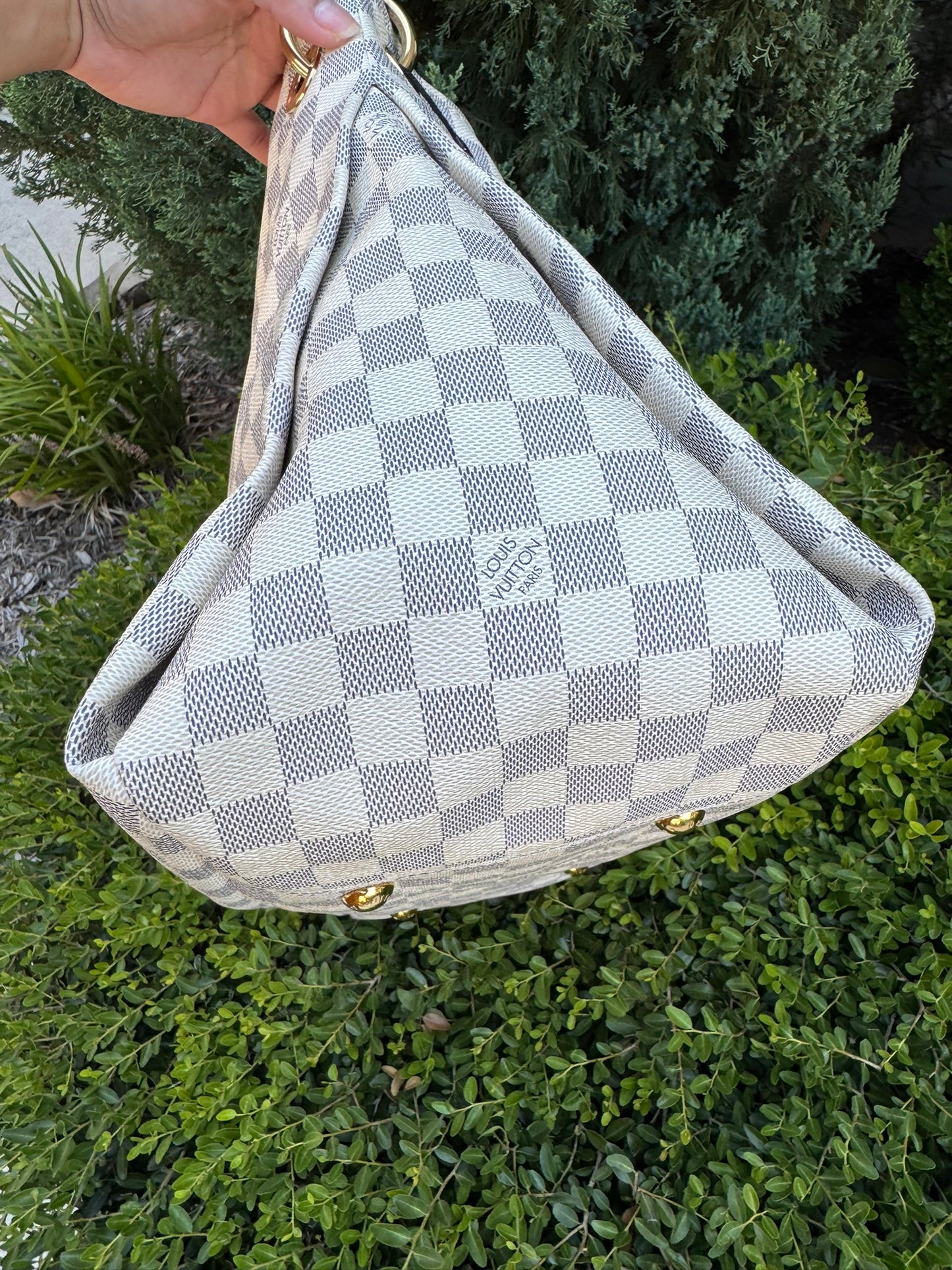 Louis Vuitton Artsy MM in Damier Azur Canvas