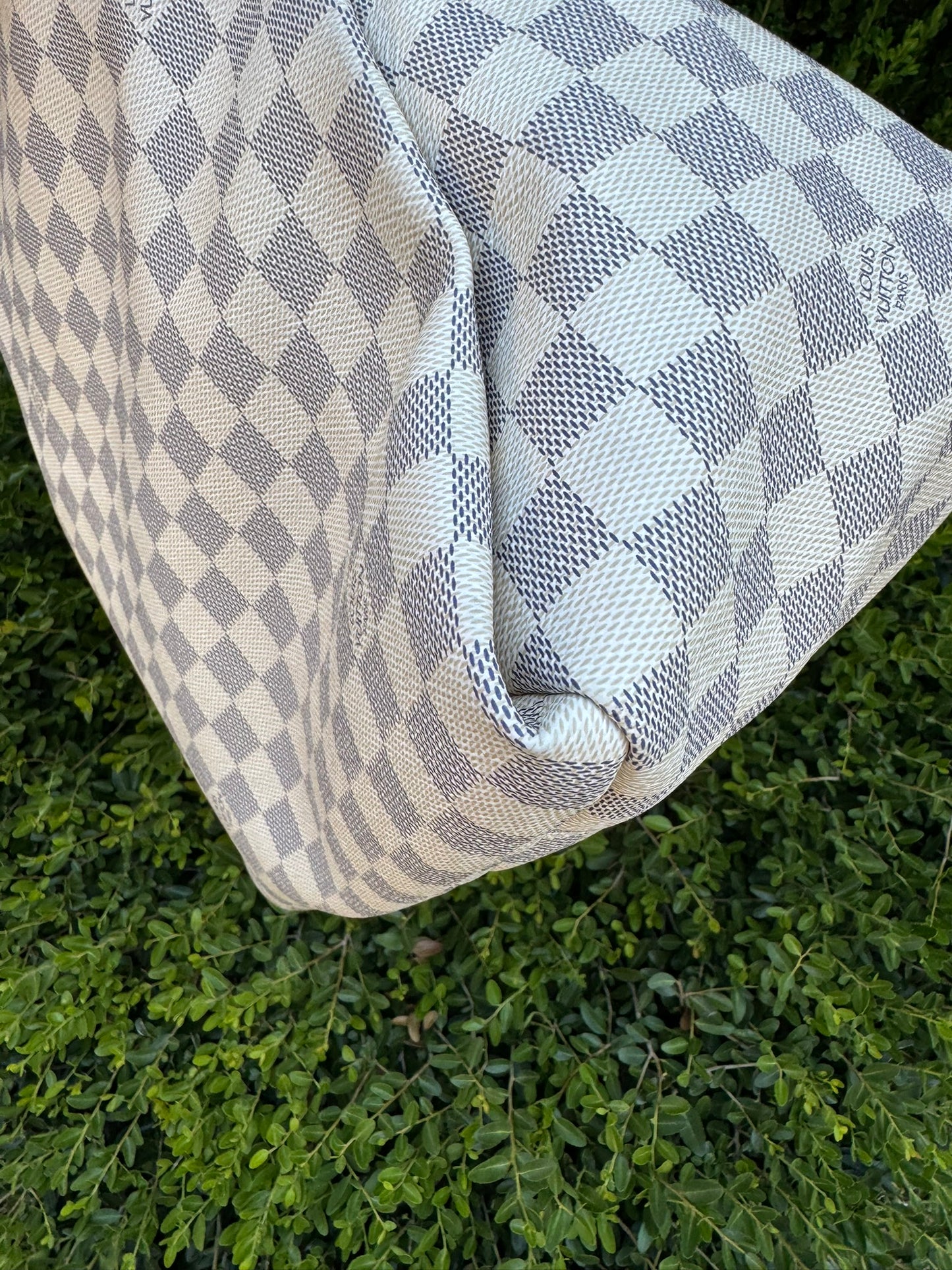 Louis Vuitton Artsy MM in Damier Azur Canvas