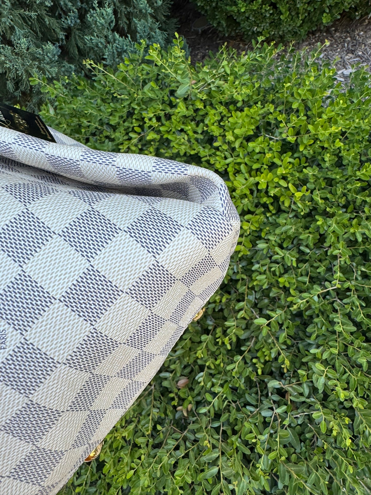 Louis Vuitton Artsy MM in Damier Azur Canvas