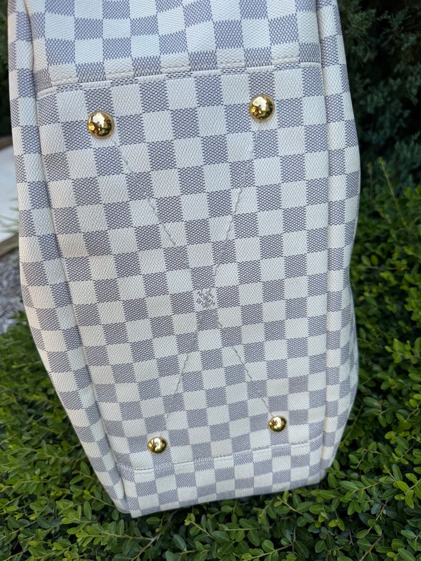 Louis Vuitton Artsy MM in Damier Azur Canvas