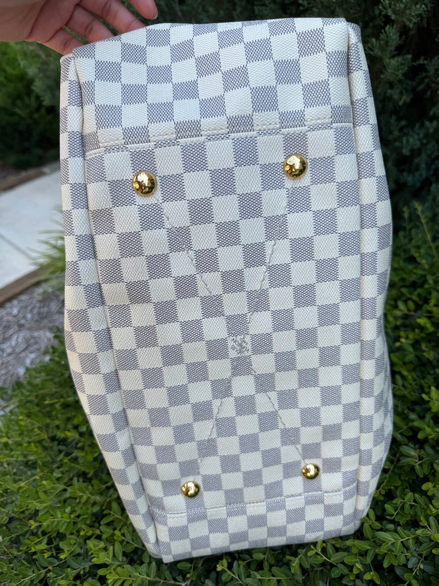 Louis Vuitton Artsy MM in Damier Azur Canvas