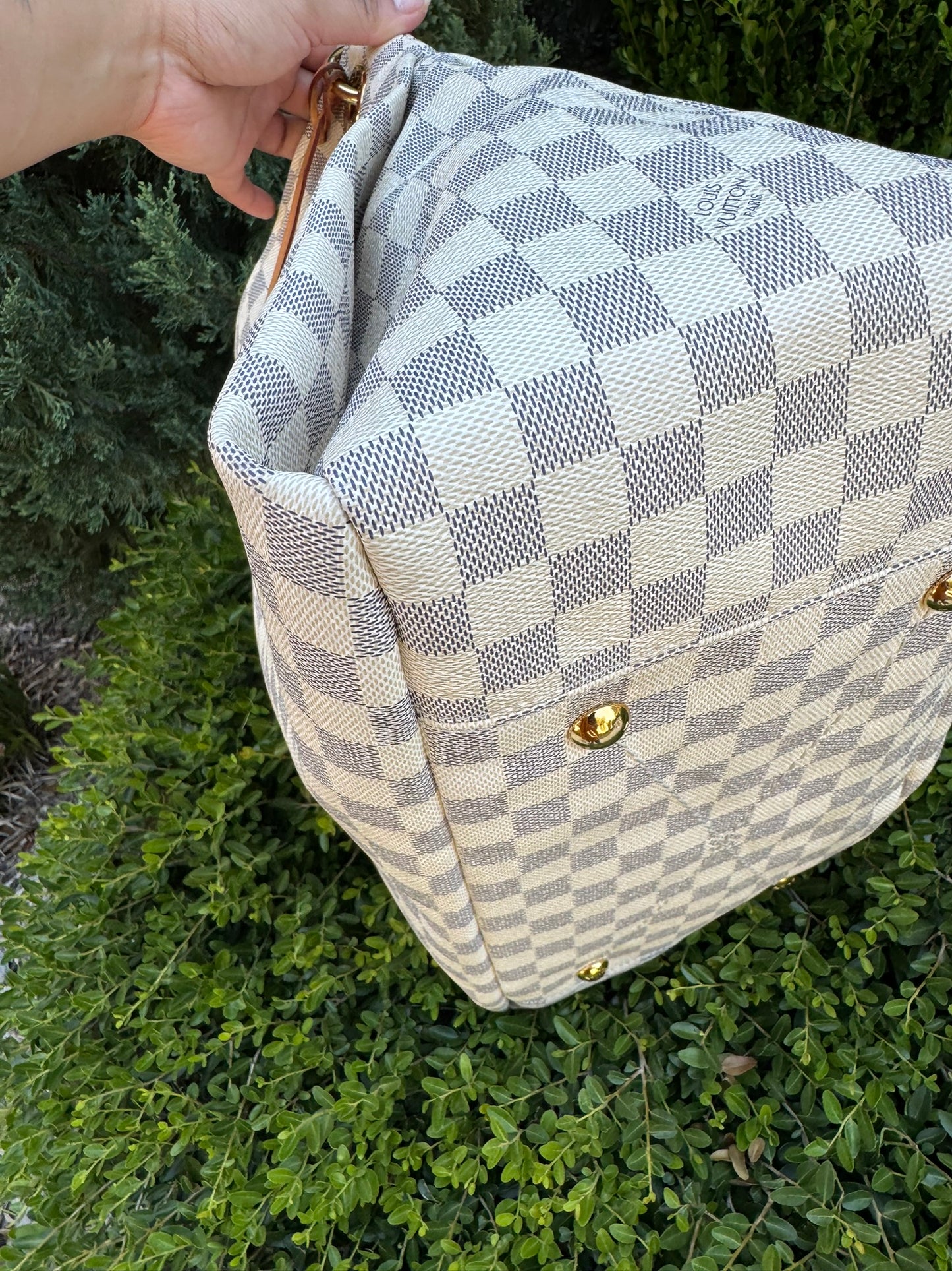Louis Vuitton Artsy MM in Damier Azur Canvas
