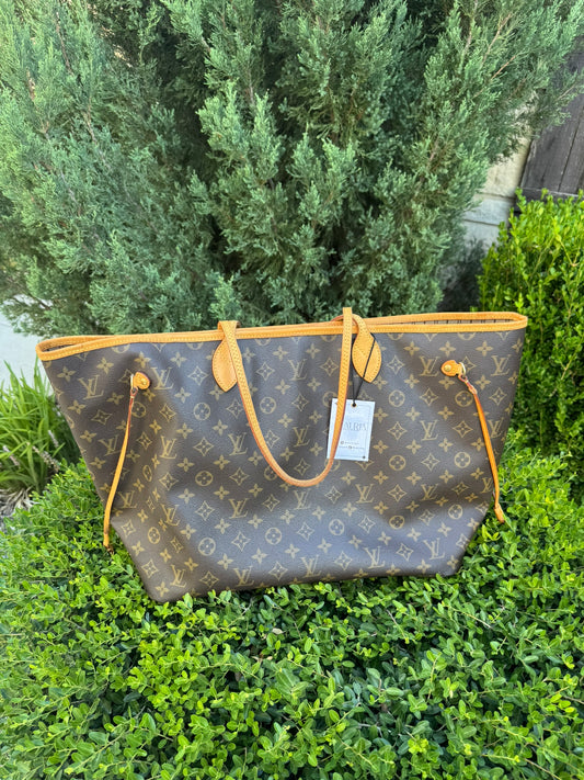 Louis Vuitton Neverfull GM in Monogram Canvas