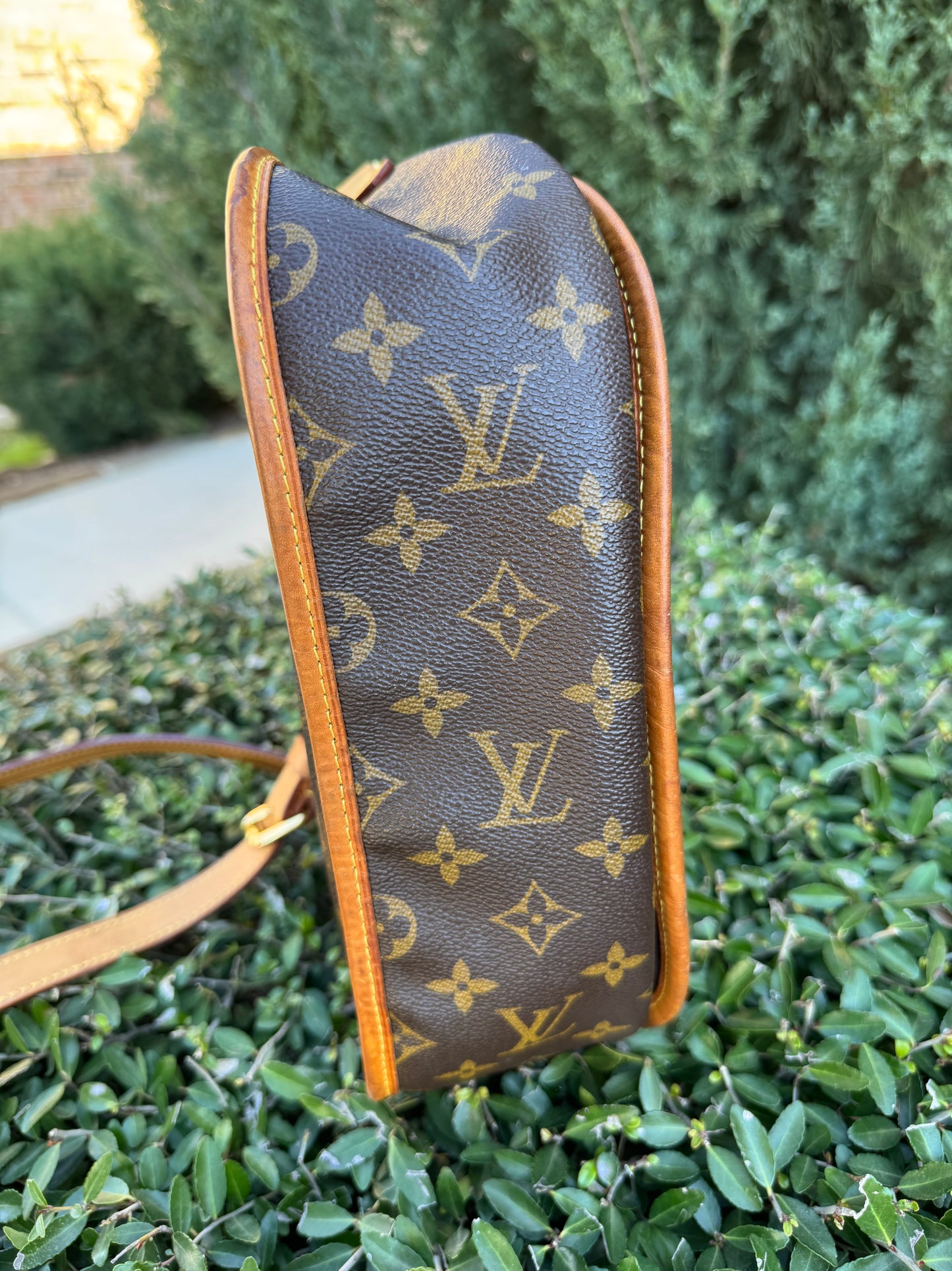 Louis Vuitton Menilmontant PM