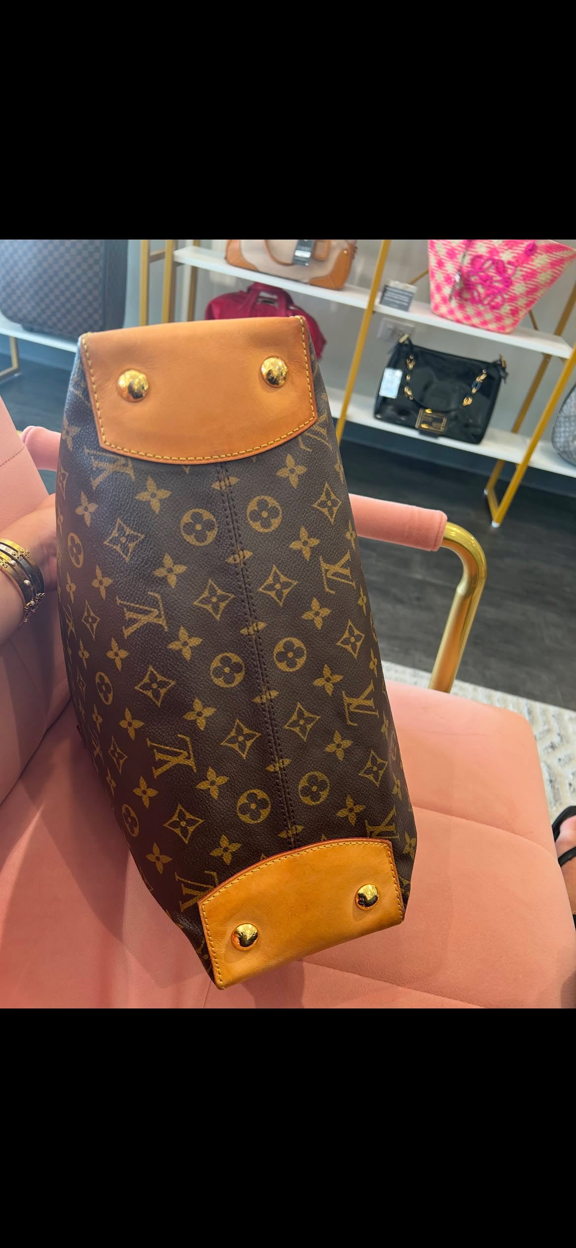 Louis Vuitton Wilshire MM – Monogram Canvas