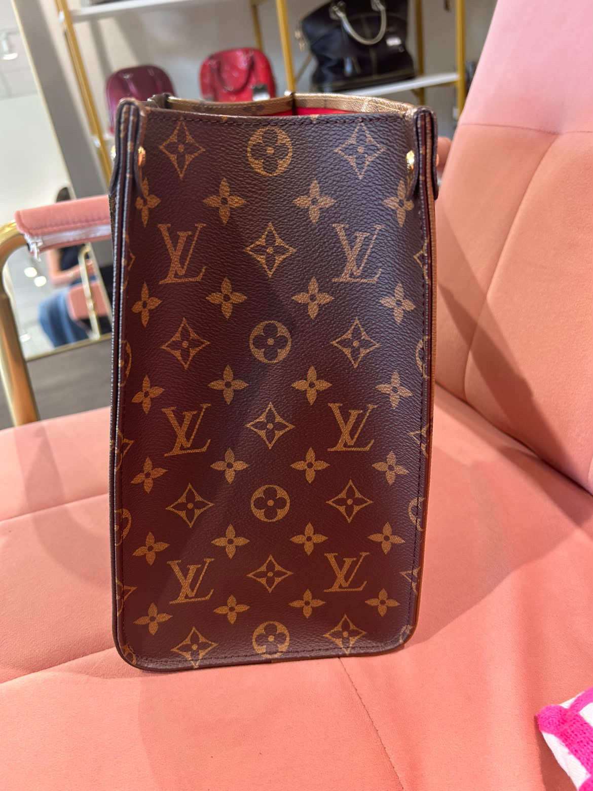 Louis Vuitton Onthego MM – Monogram Giant Reverse Canvas