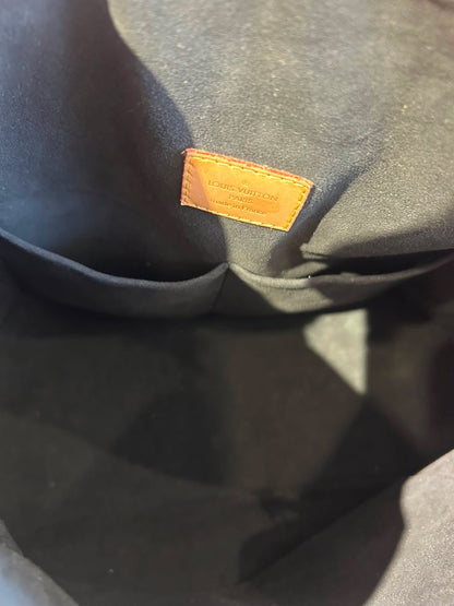 Louis Vuitton Gaia Black
